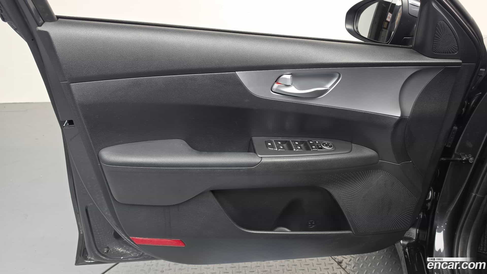 K3 Kia 2023.1-INNER-034