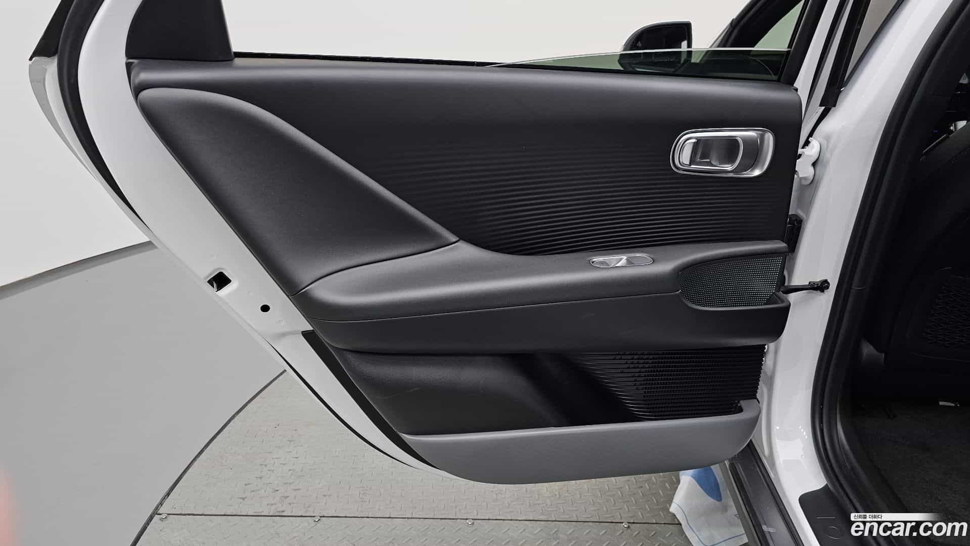 Ioniq6 Hyundai 2022.10-INNER-035