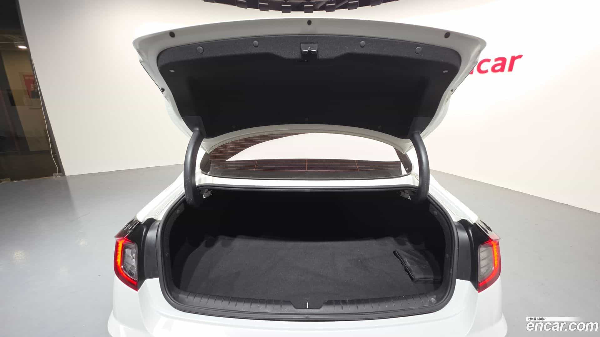 Sonata Hyundai 2019.4-OPTION-024