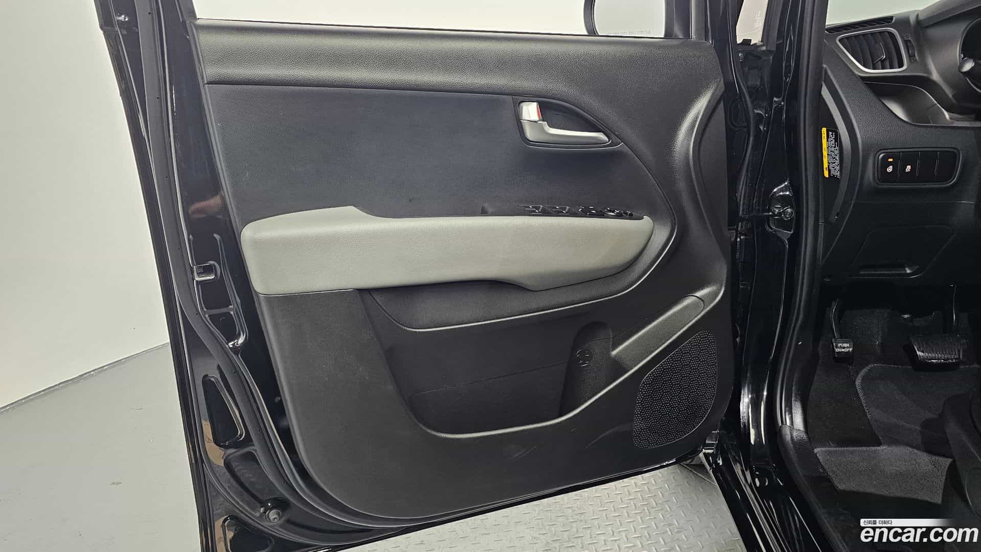 RAY Kia 2021.1-INNER-034