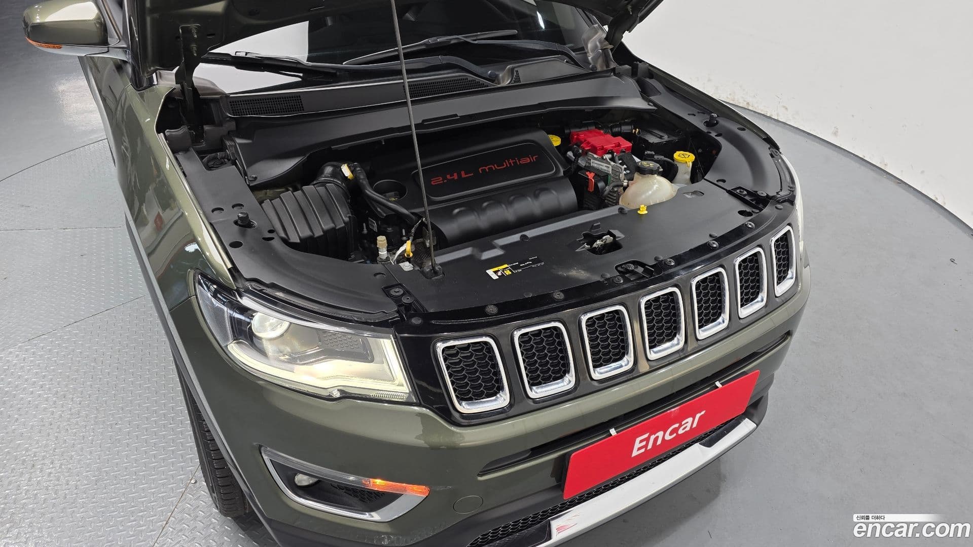 Main__Slider__Photo:Compass Jeep 2019.3-5