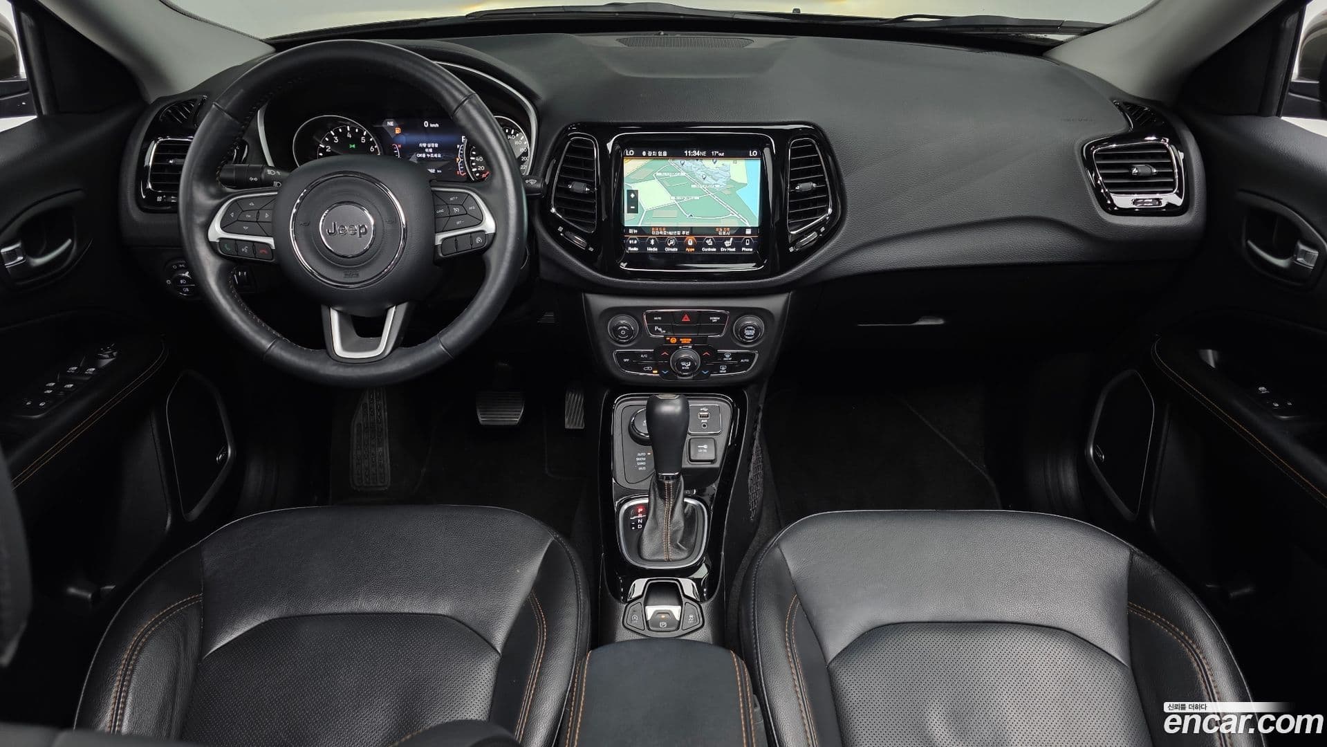 Main__Slider__Photo:Compass Jeep 2019.3-6