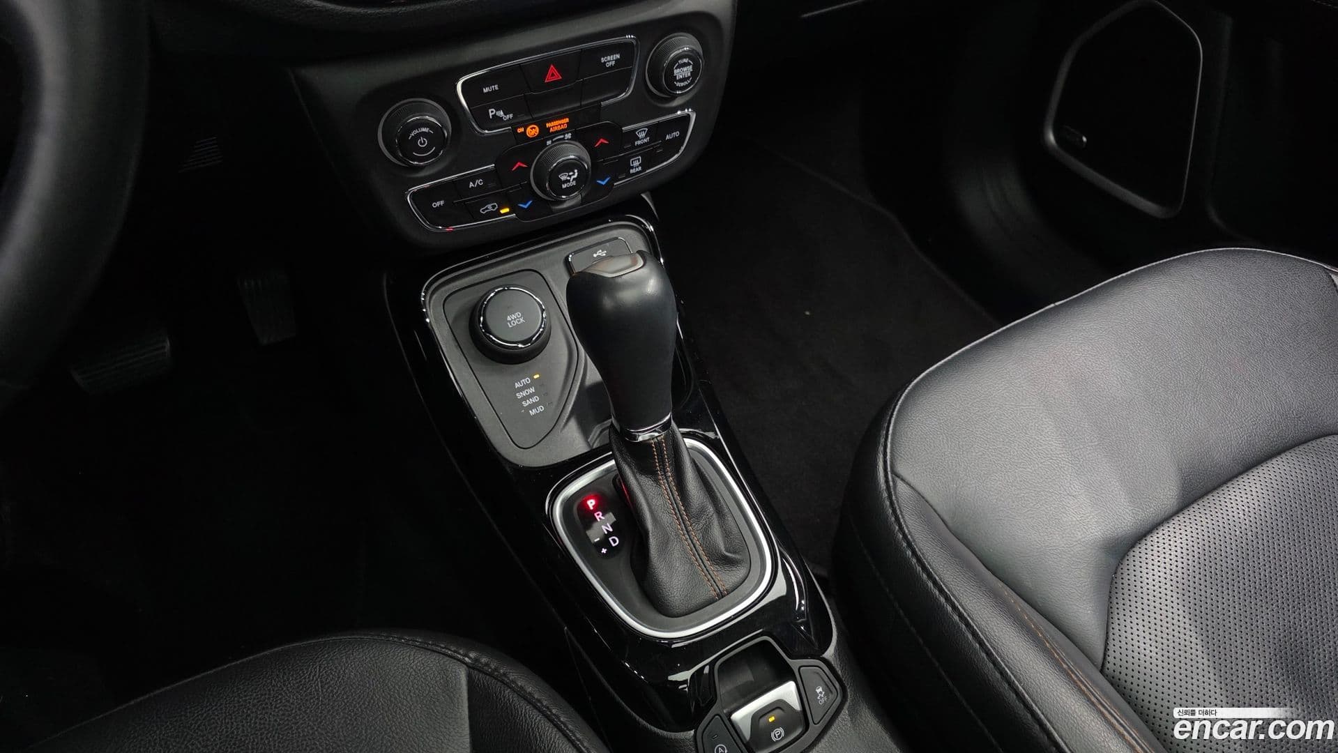 Main__Slider__Photo:Compass Jeep 2019.3-8