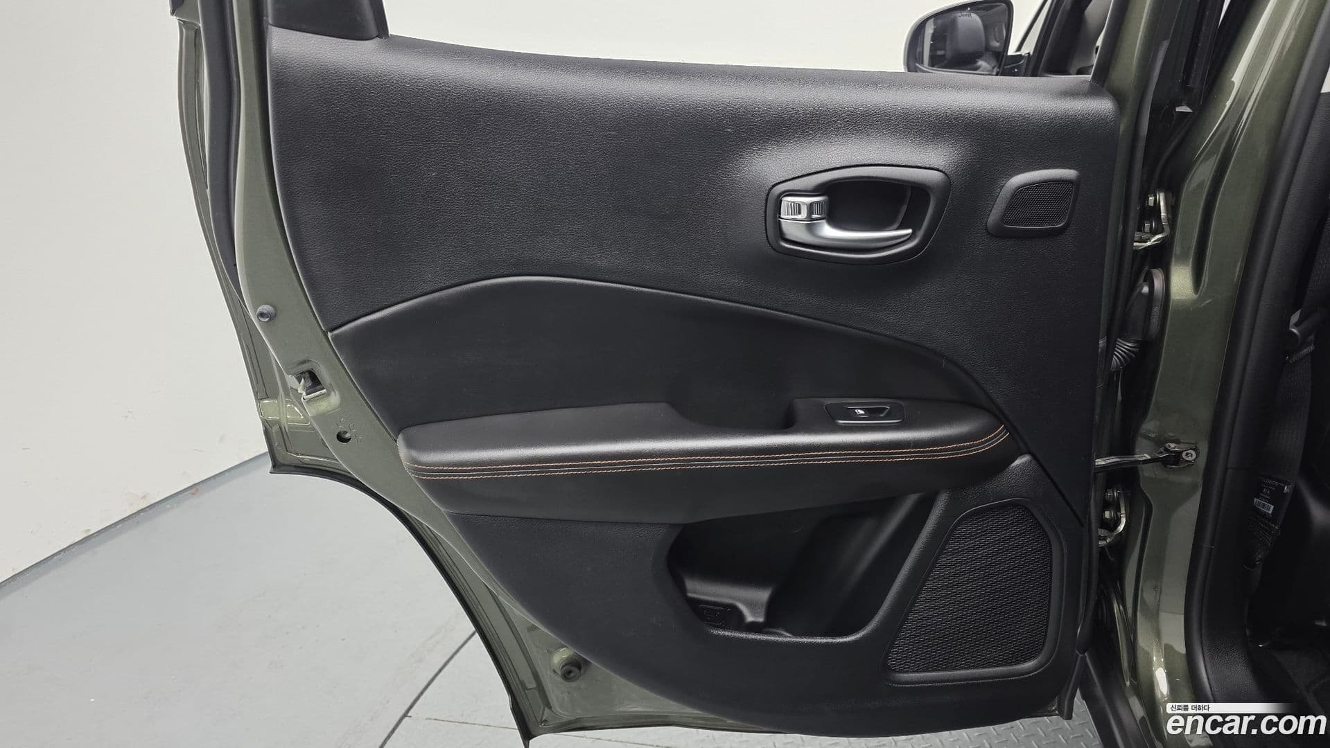 Main__Slider__Photo:Compass Jeep 2019.3-24