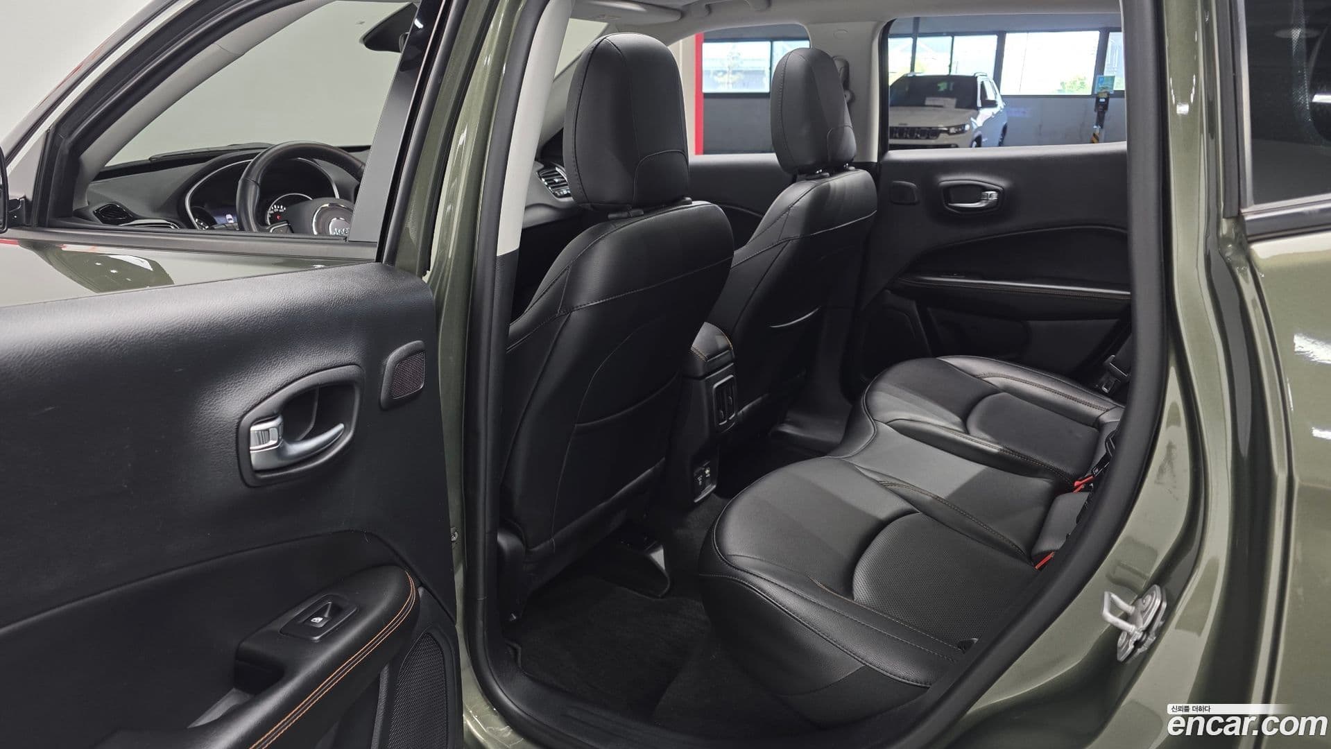 Main__Slider__Photo:Compass Jeep 2019.3-25