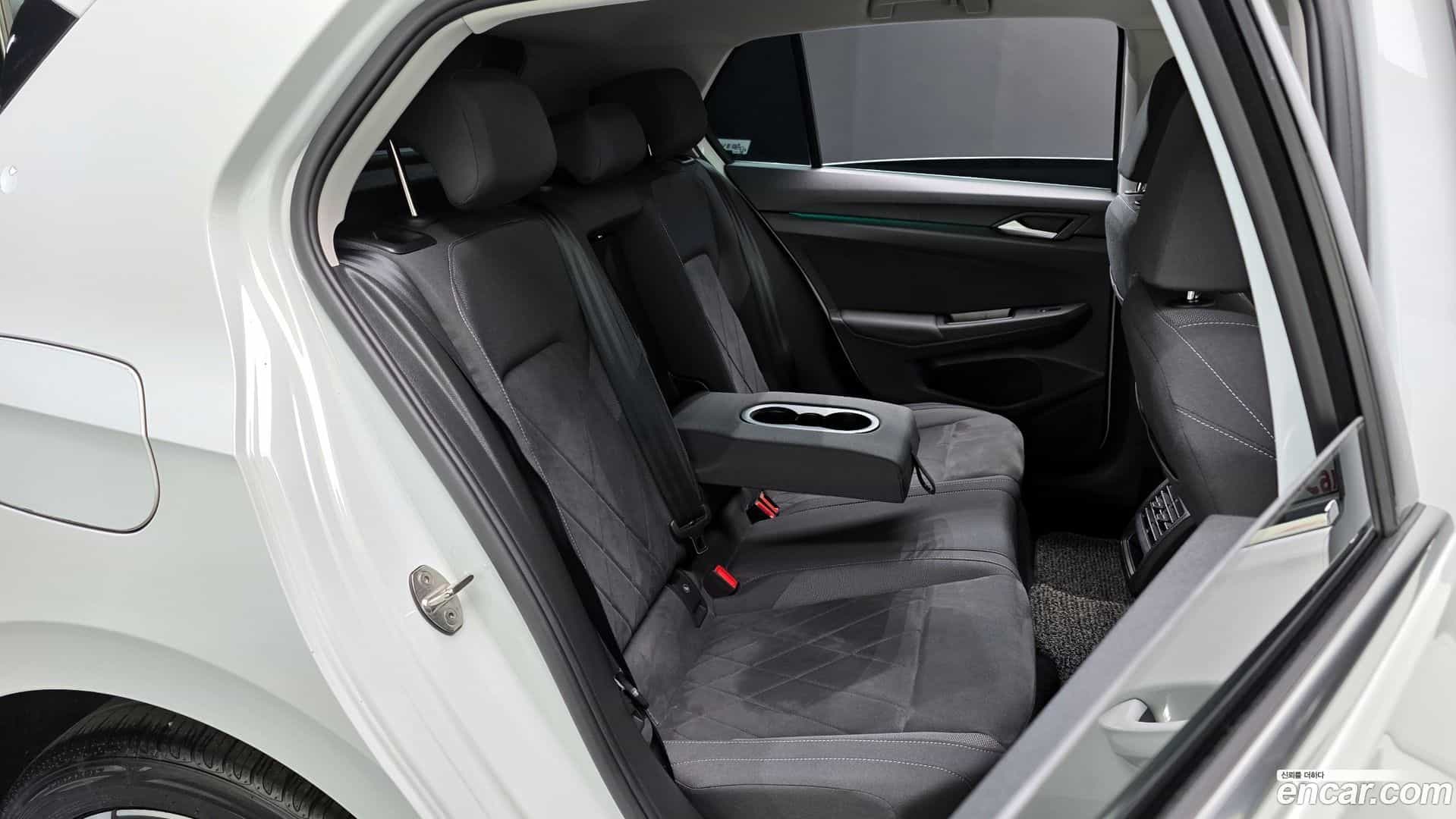 Golf Volkswagen 2024.1-OPTION-015