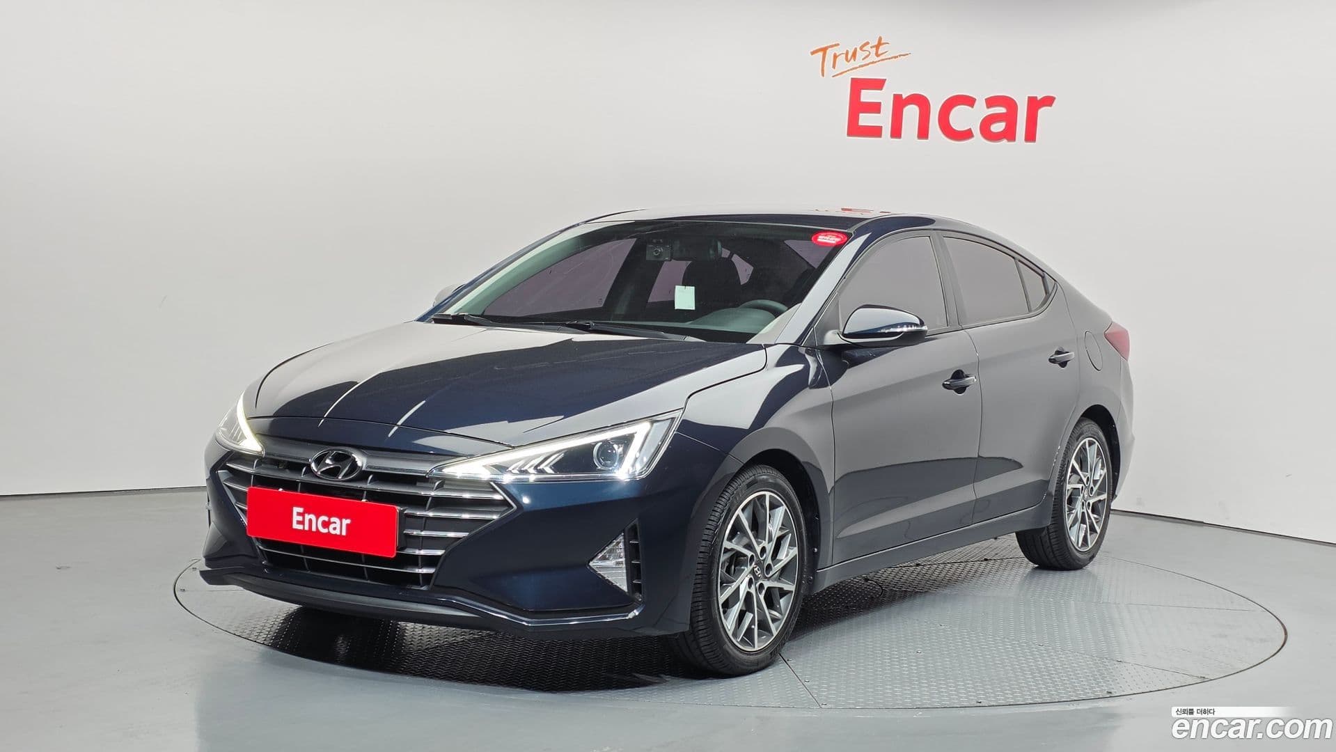 Main__Slider__Photo:AVANTE Hyundai 2019.6-0
