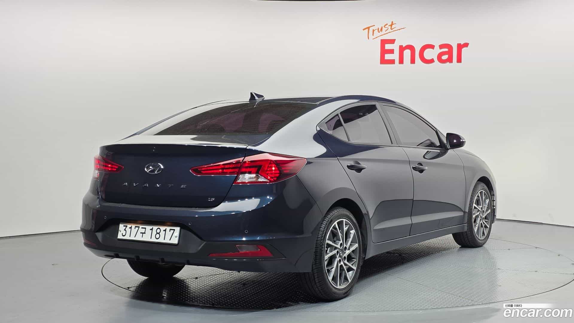 AVANTE Hyundai 2019.6-OUTER-002