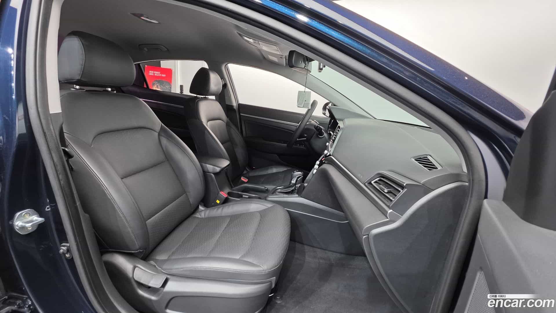 AVANTE Hyundai 2019.6-INNER-010
