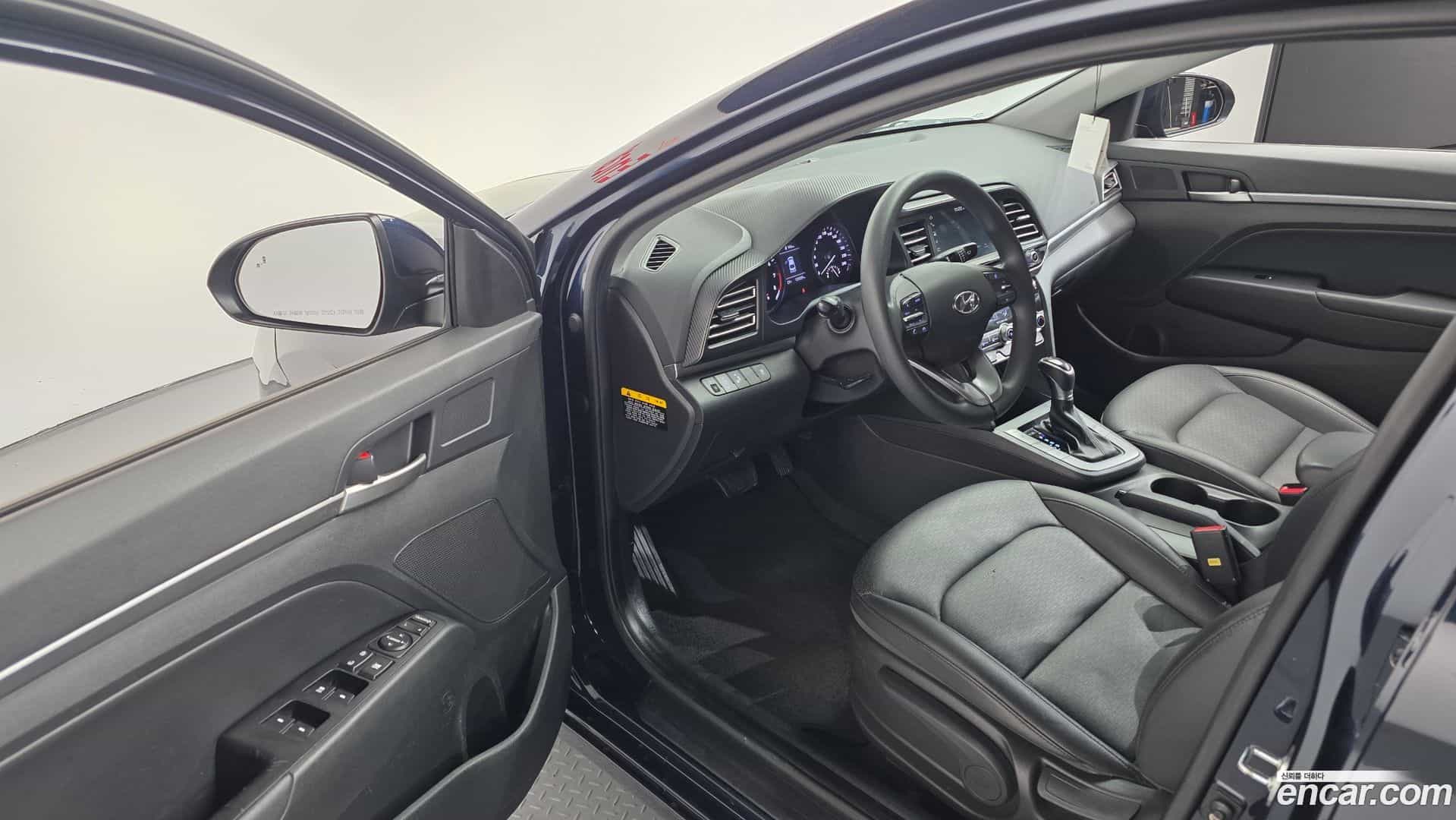 AVANTE Hyundai 2019.6-OPTION-015
