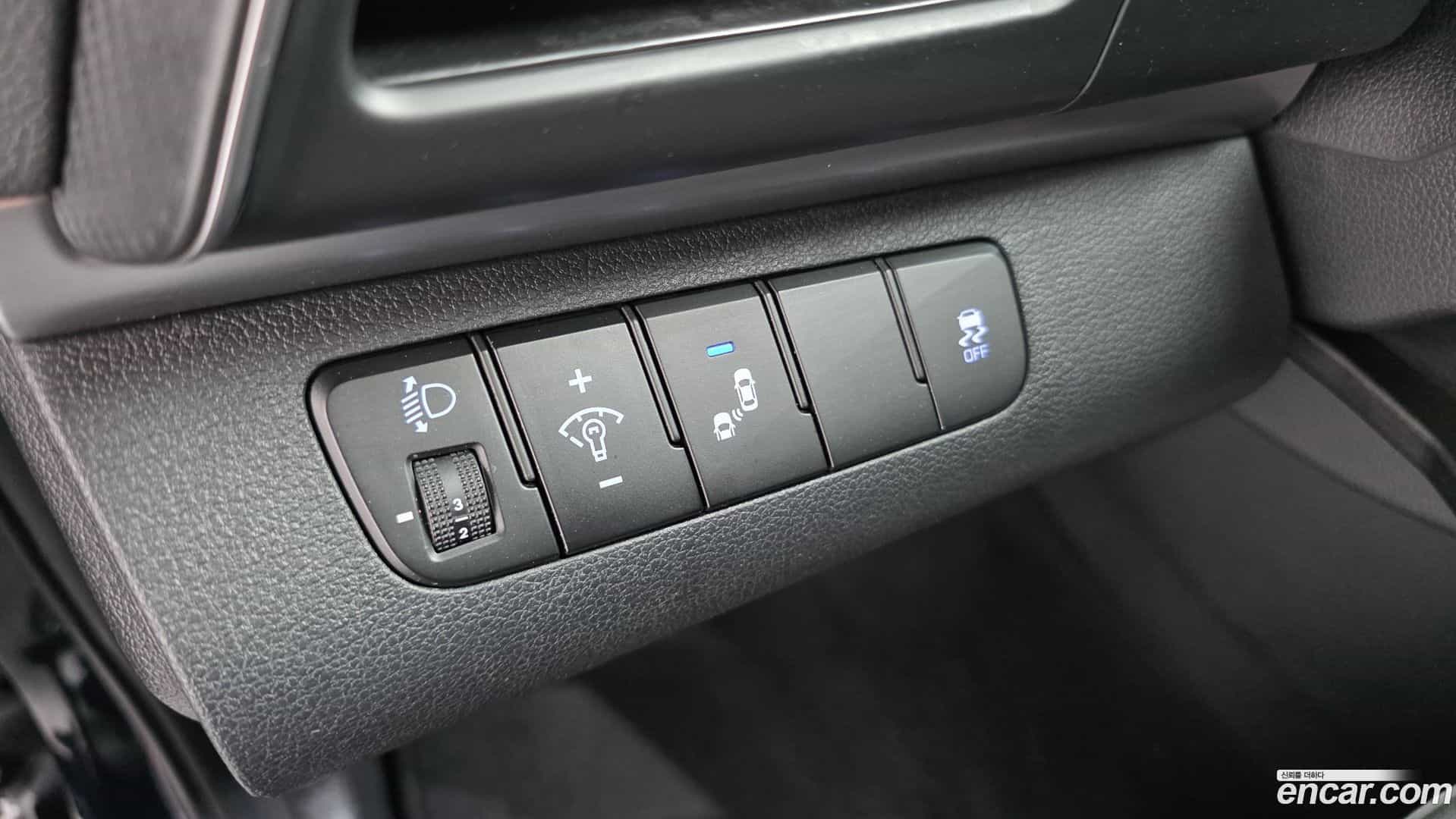 AVANTE Hyundai 2019.6-OPTION-016