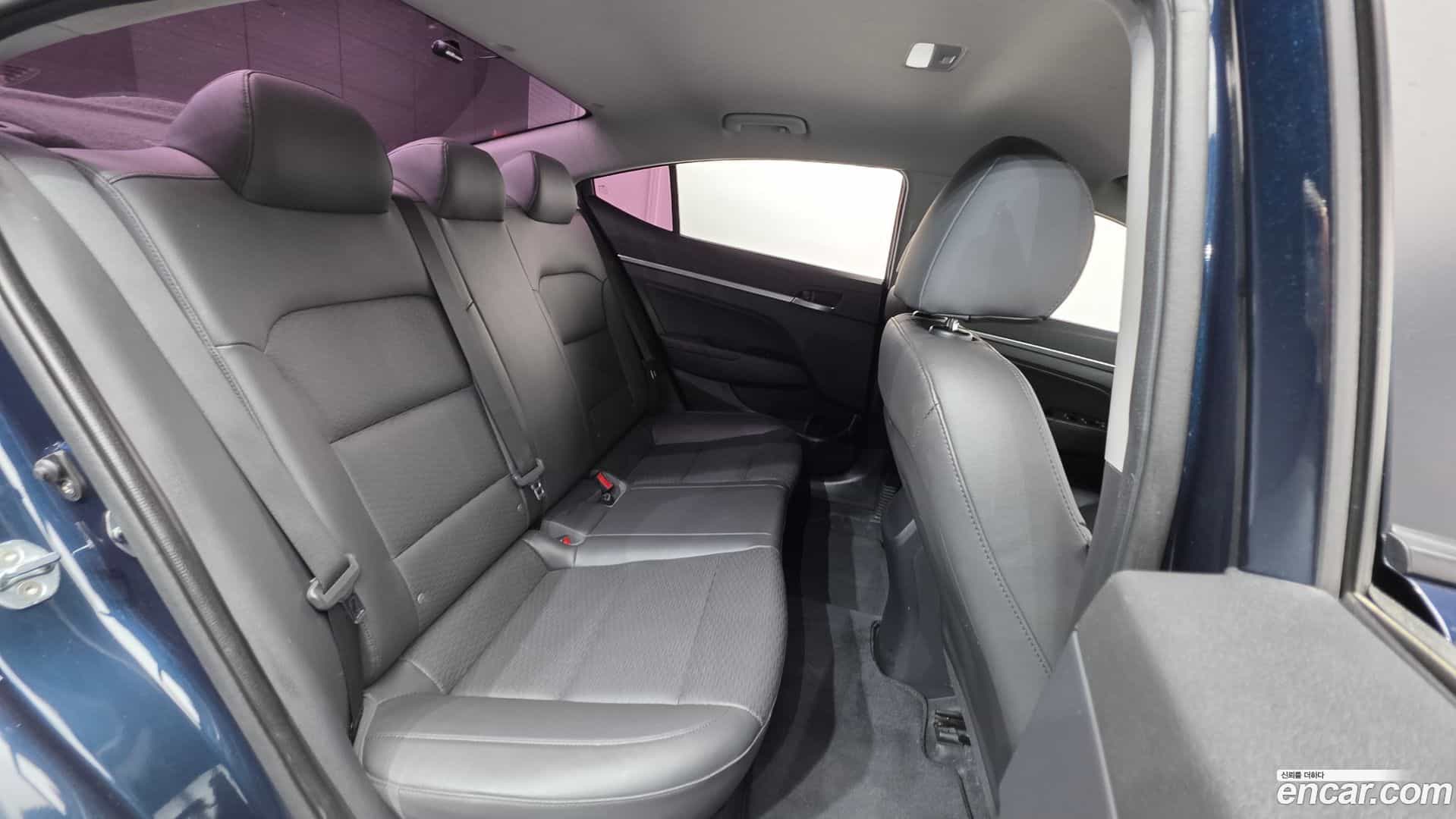 AVANTE Hyundai 2019.6-OPTION-023