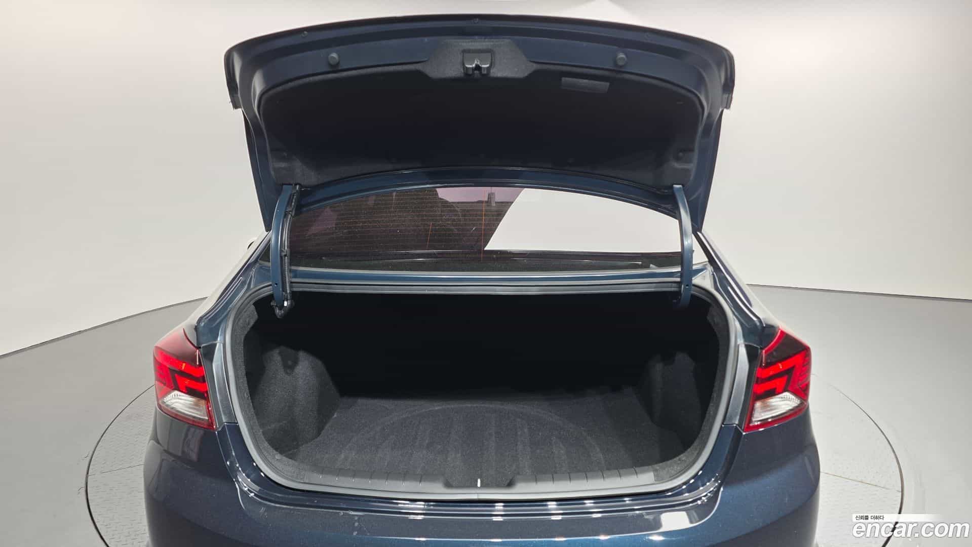 AVANTE Hyundai 2019.6-OPTION-024