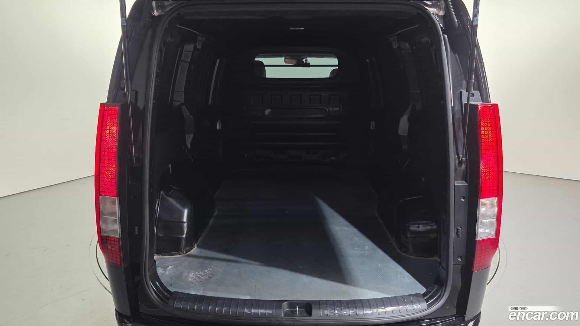 Staria Hyundai 2025.9-OPTION-041