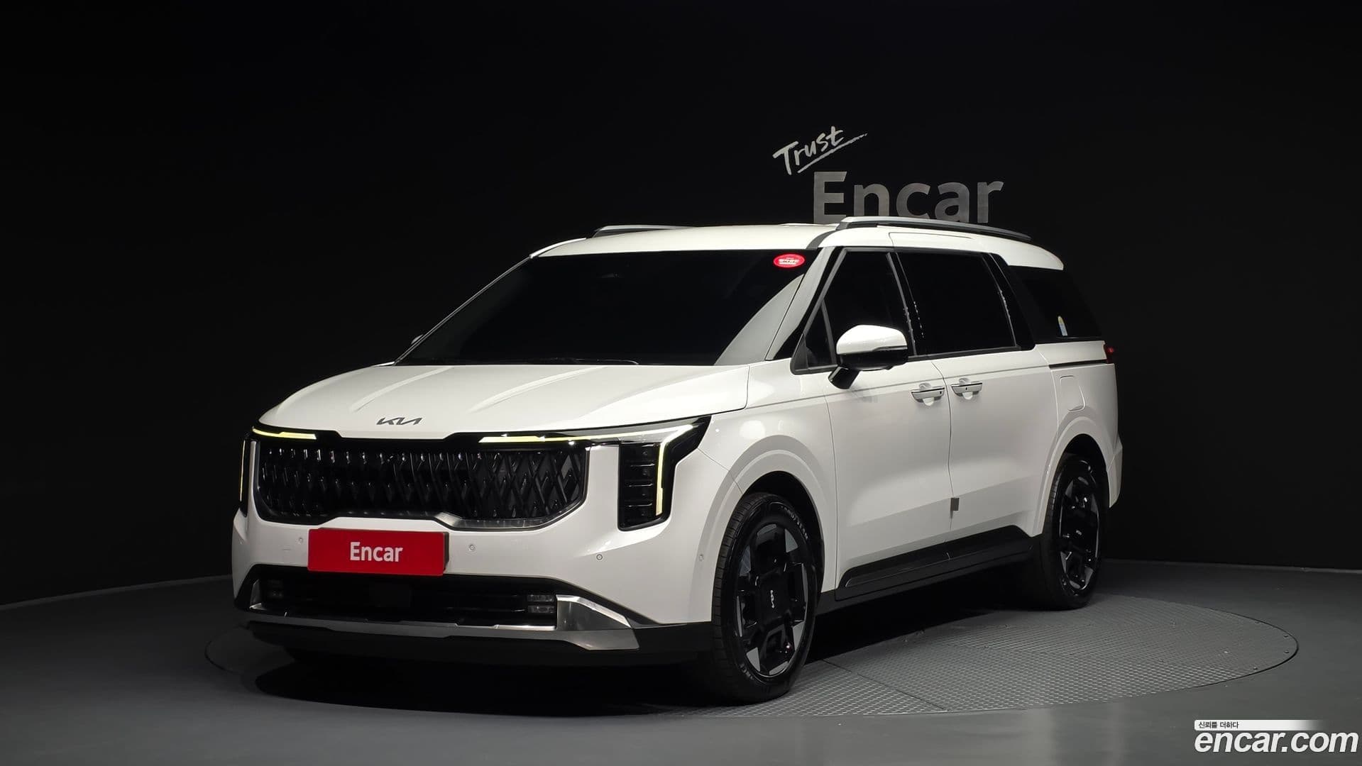 Main__Slider__Photo:Canival Kia 2024.4-0