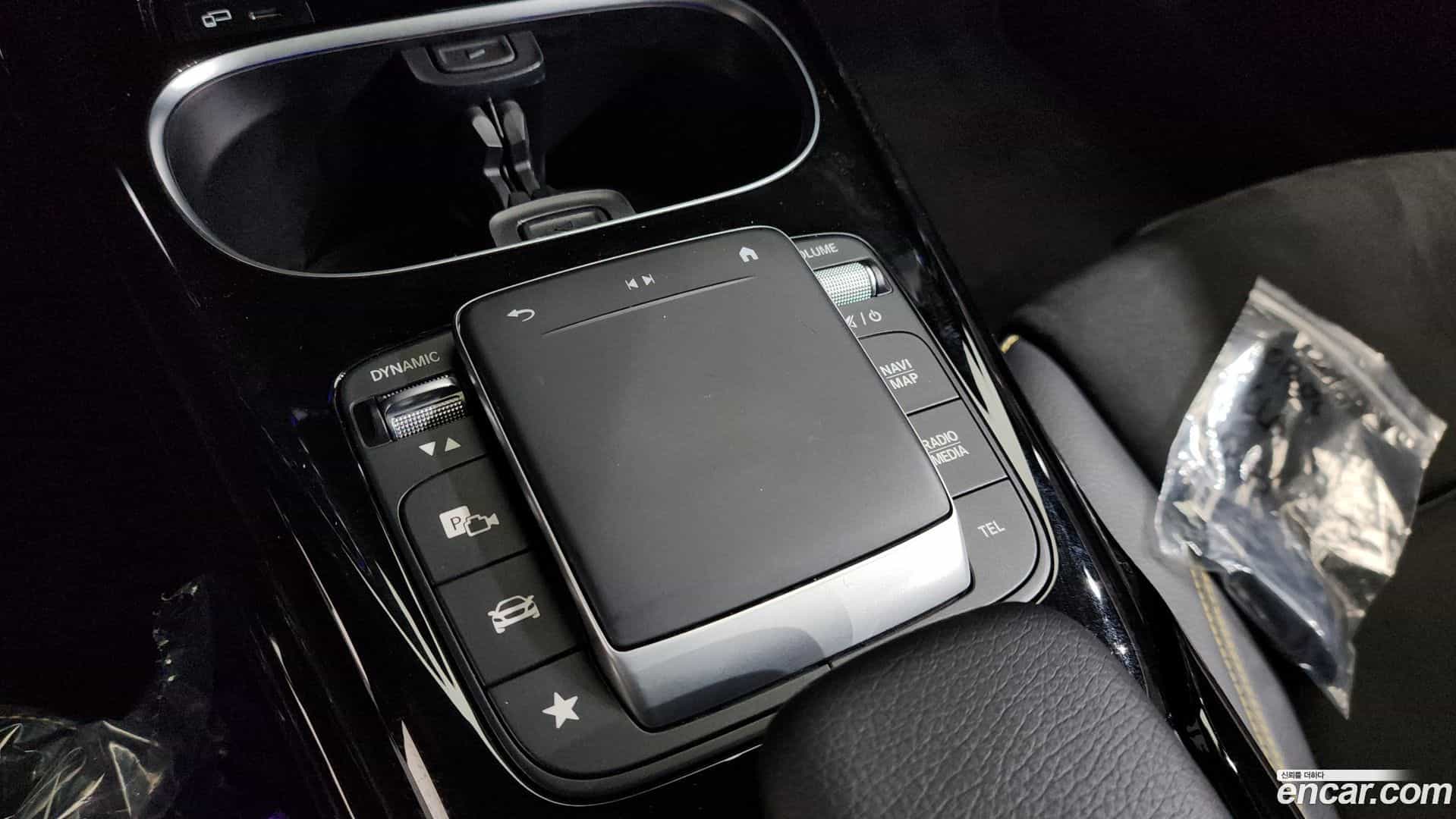 CLA-Class Mercedes-Benz 2021.8-INNER-009