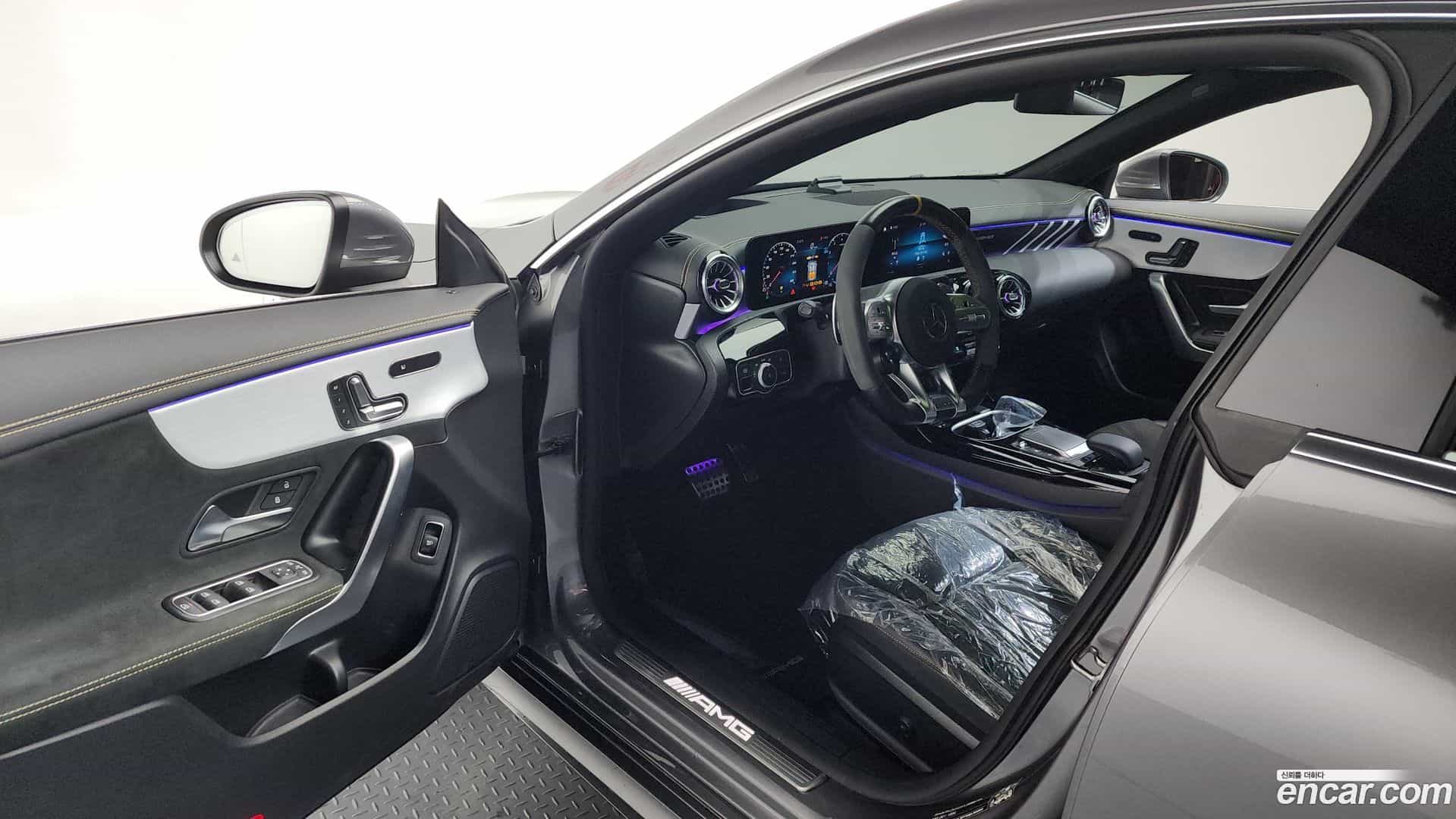 CLA-Class Mercedes-Benz 2021.8-INNER-010