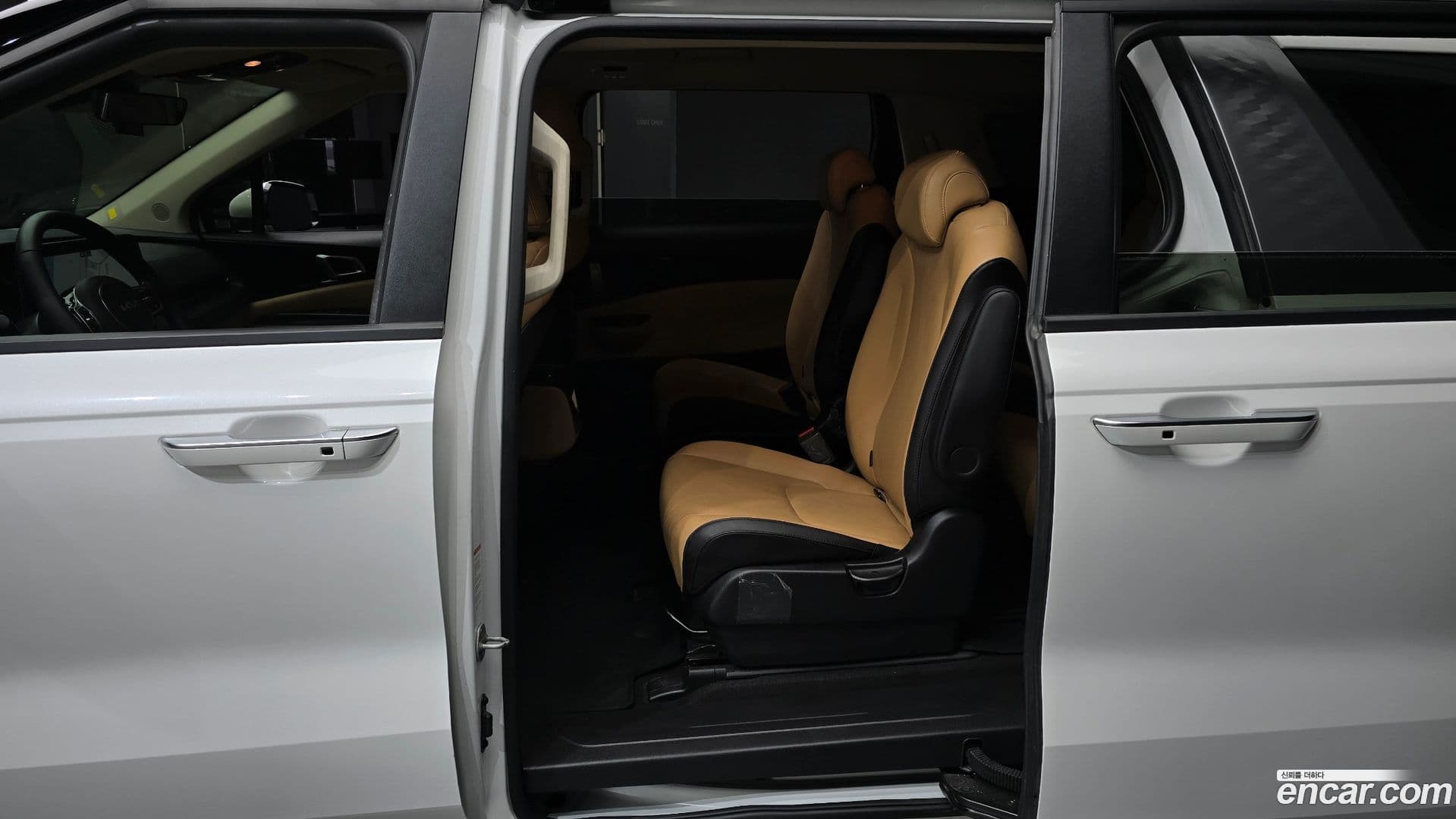 Main__Slider__Photo:Canival Kia 2022.5-11