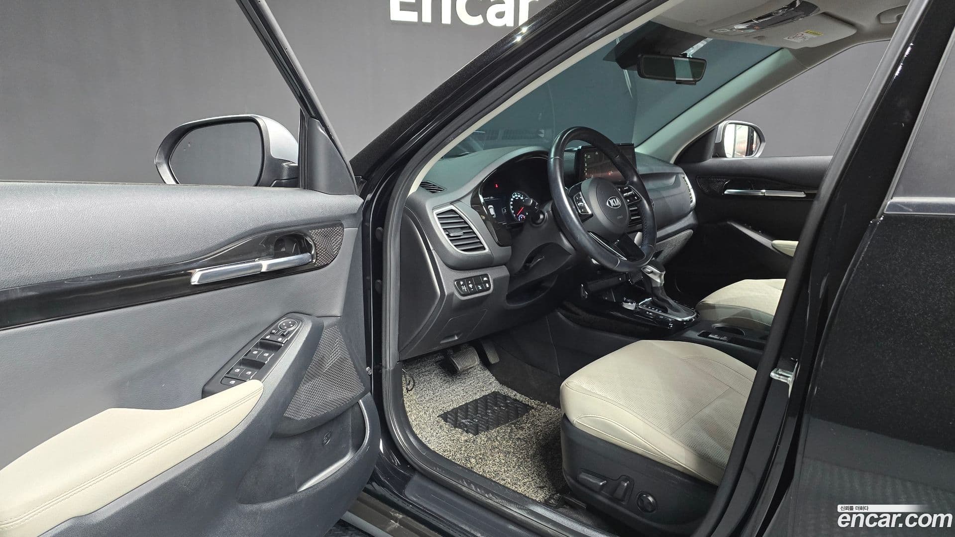 Main__Slider__Photo:Seltos Kia 2021.2-9