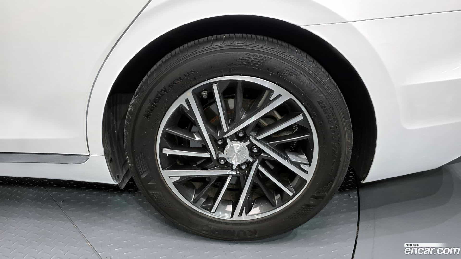 Grandeur Hyundai 2020.10-OUTER-031