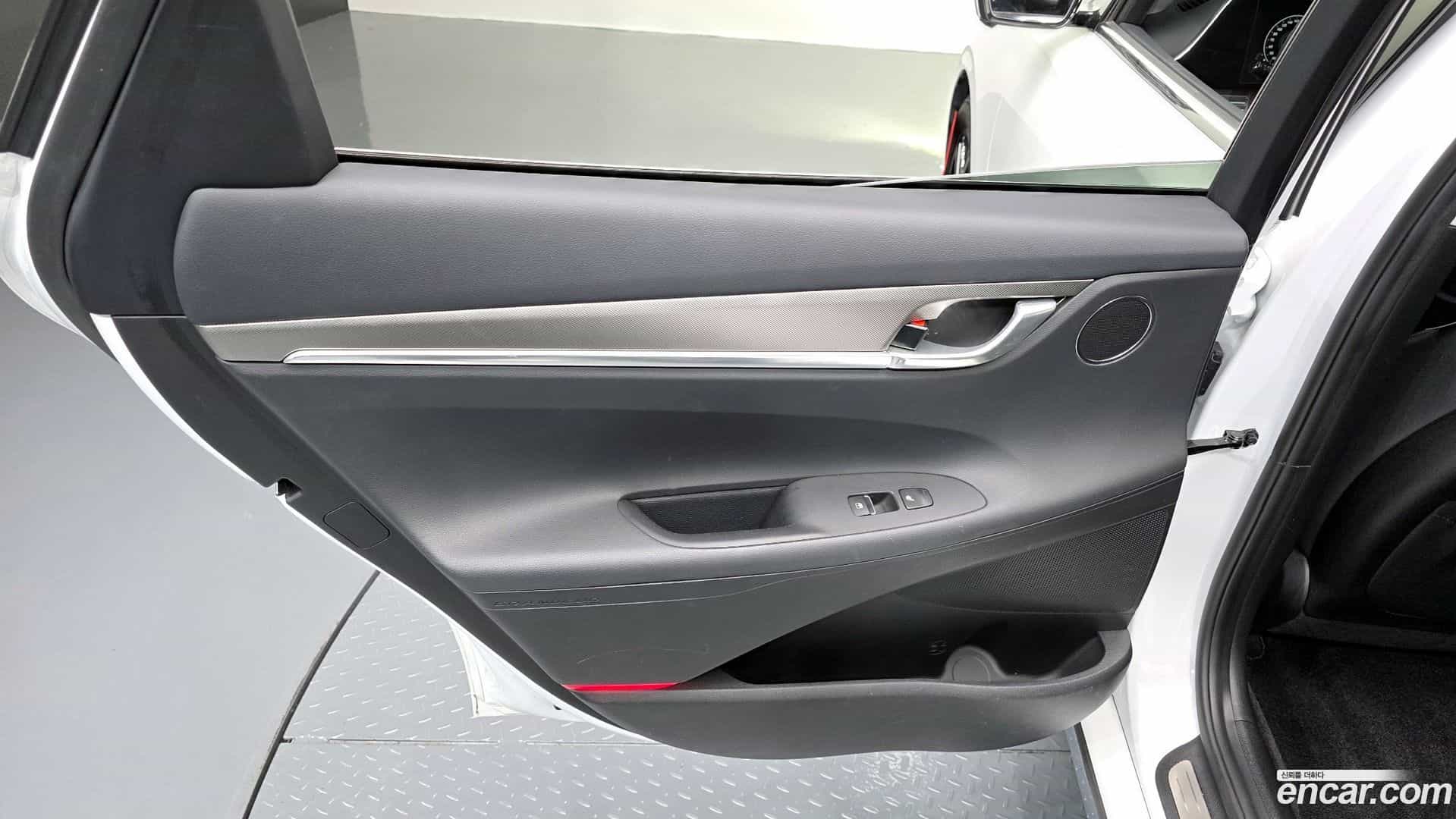 Grandeur Hyundai 2020.10-INNER-035