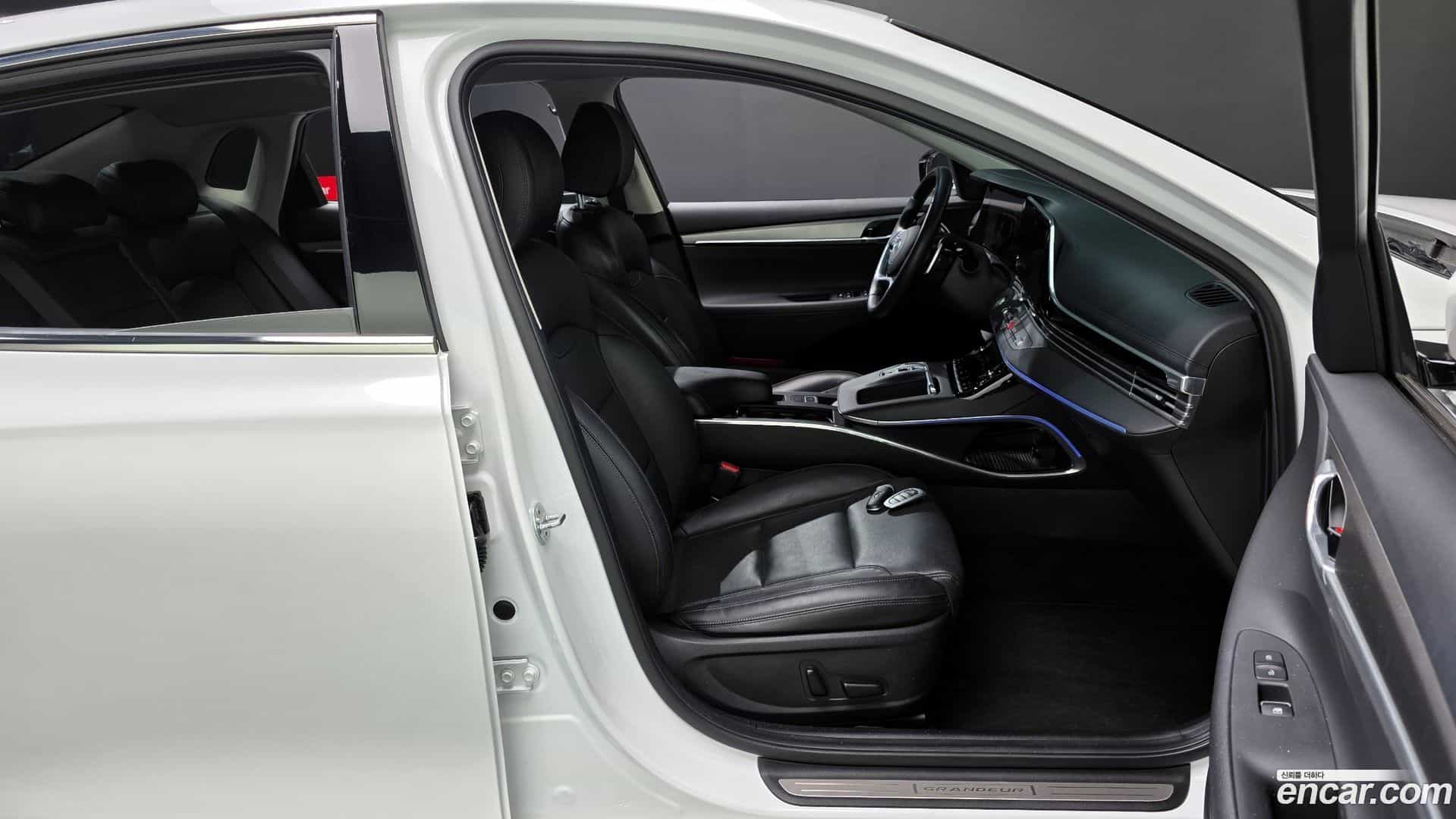 Grandeur Hyundai 2020.10-INNER-036