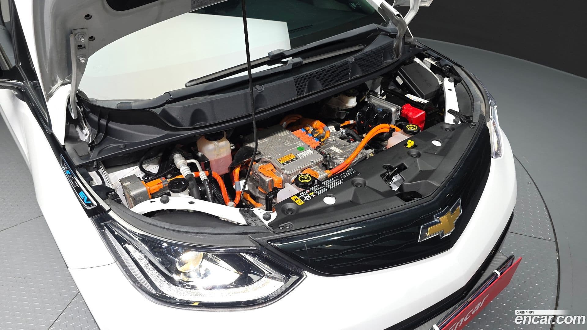 Main__Slider__Photo:Bolt EV Chevrolet 2018.5-5