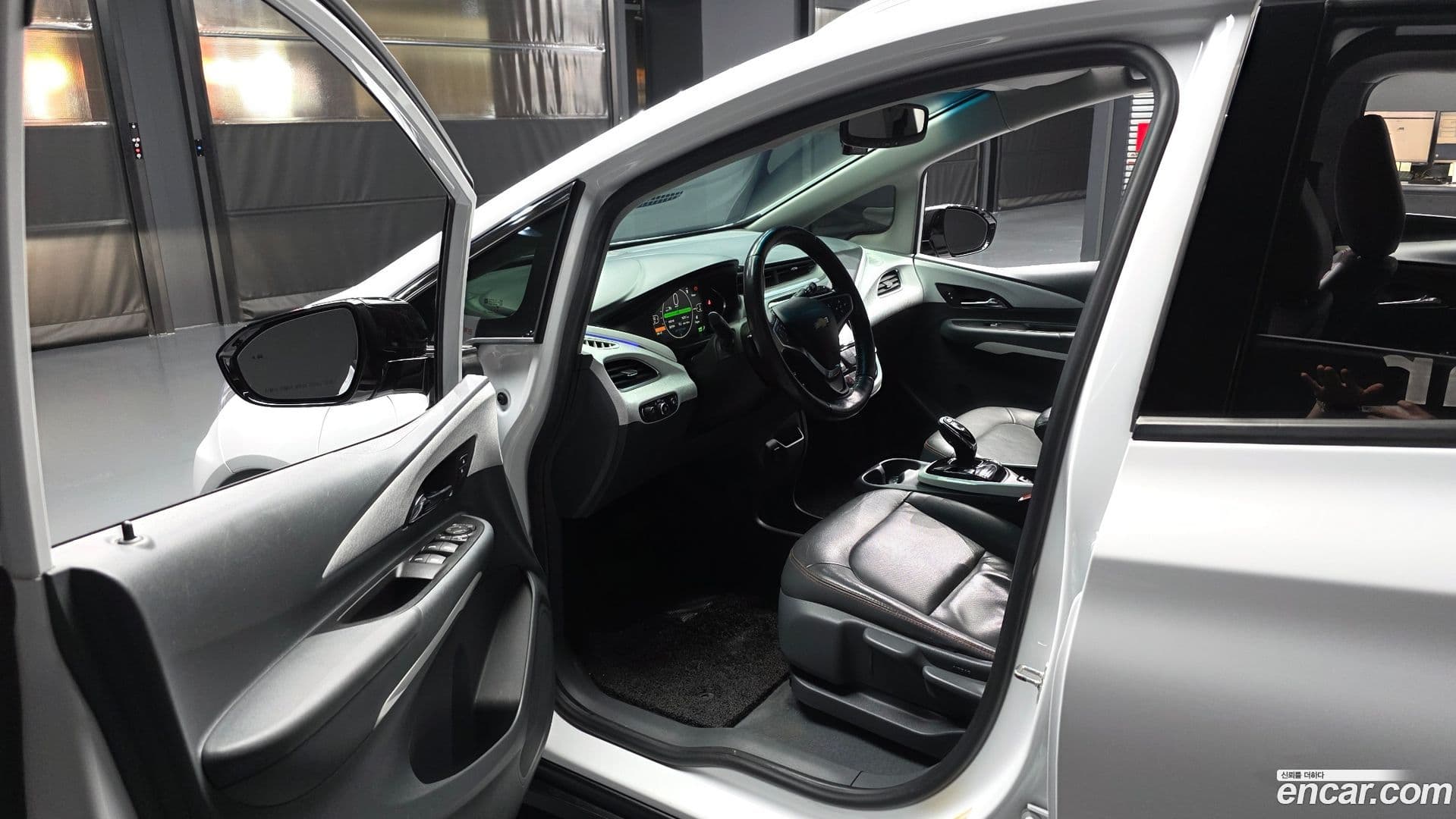 Main__Slider__Photo:Bolt EV Chevrolet 2018.5-9
