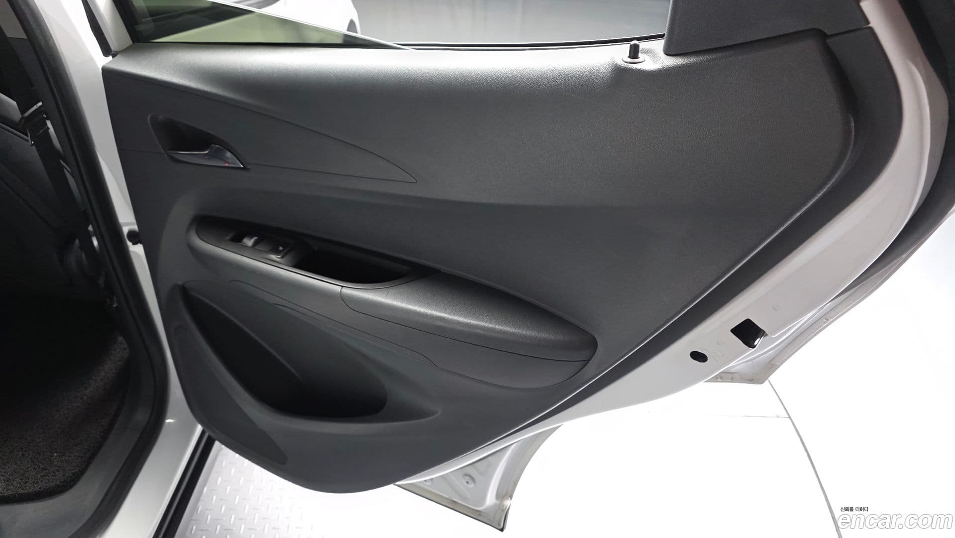 Main__Slider__Photo:Bolt EV Chevrolet 2018.5-24