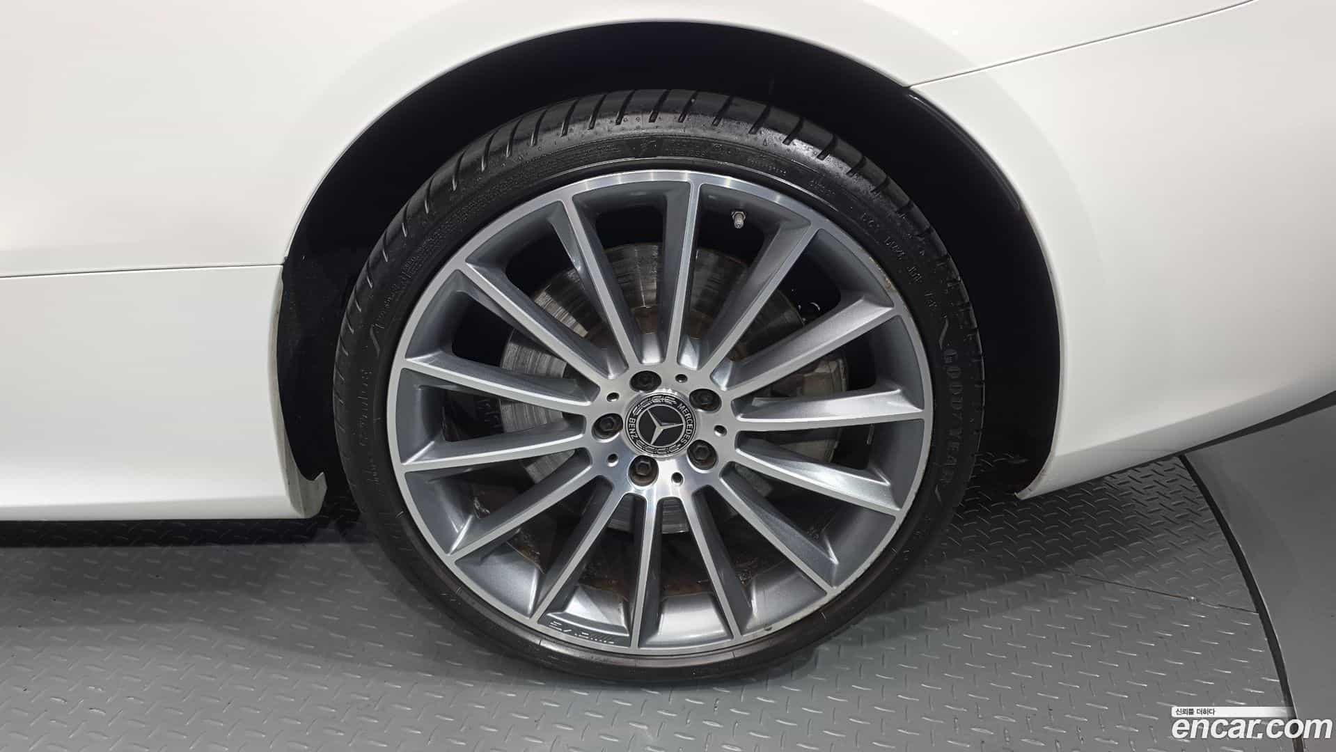 E-Class Mercedes-Benz 2020.5-OUTER-031