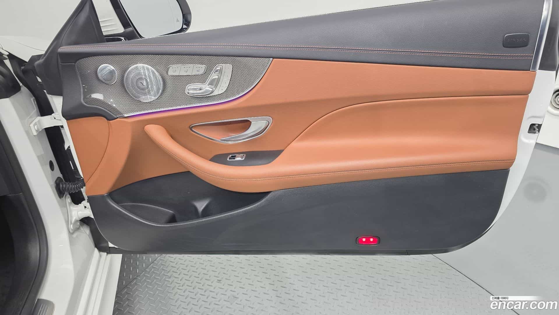 E-Class Mercedes-Benz 2020.5-INNER-034