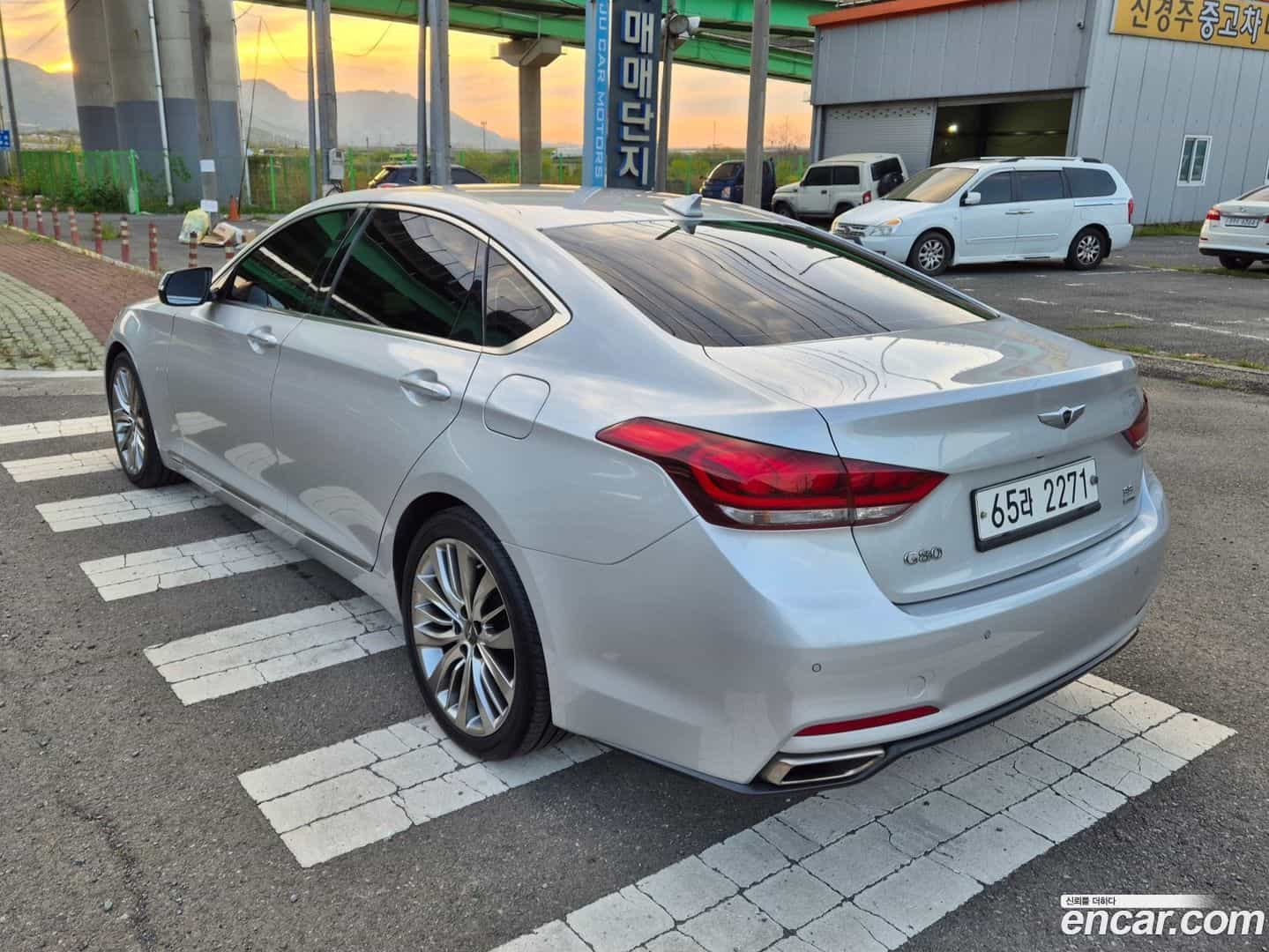 Genesis Hyundai 2015.5-OUTER-002