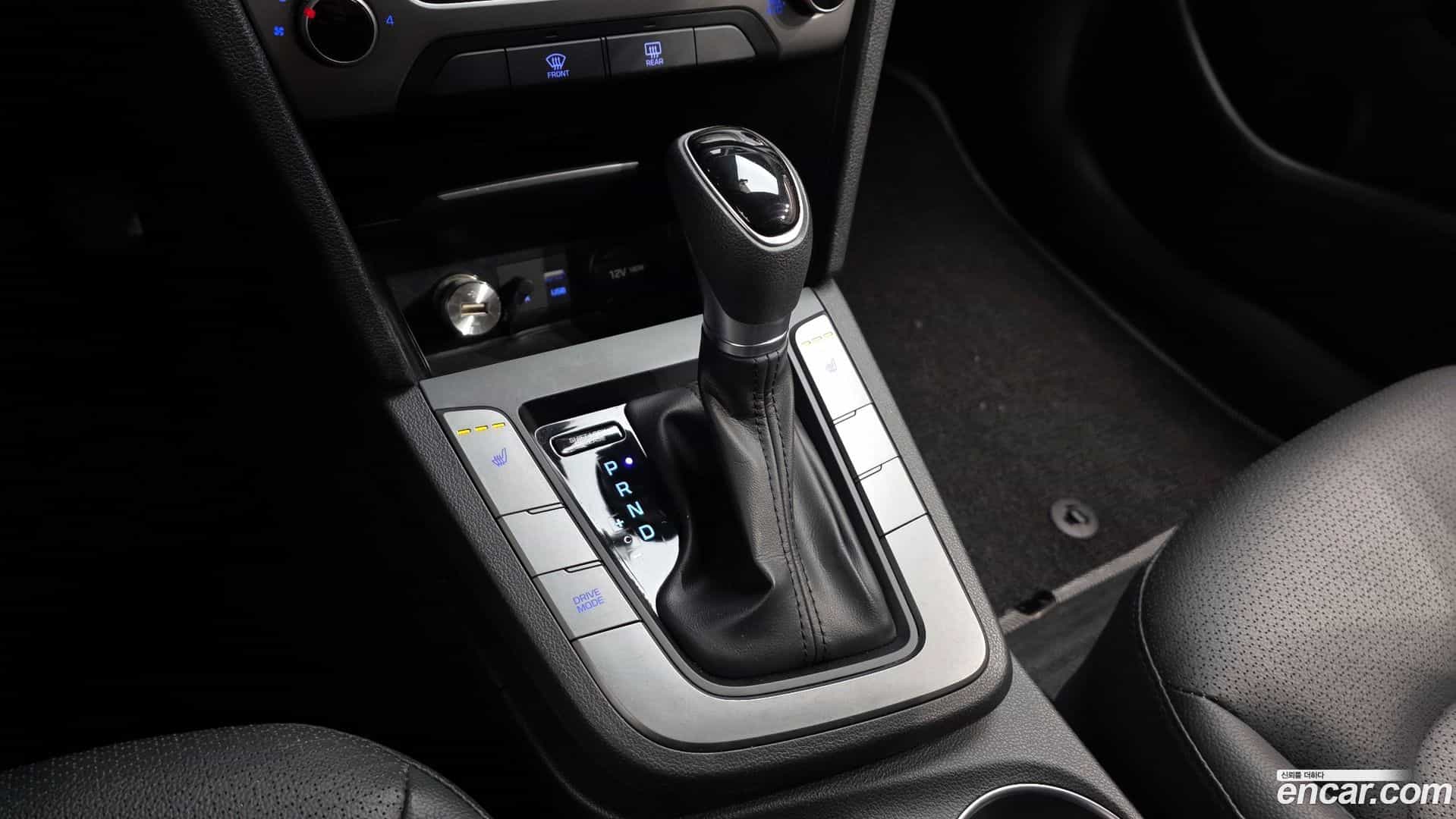 AVANTE Hyundai 2017.10-INNER-009