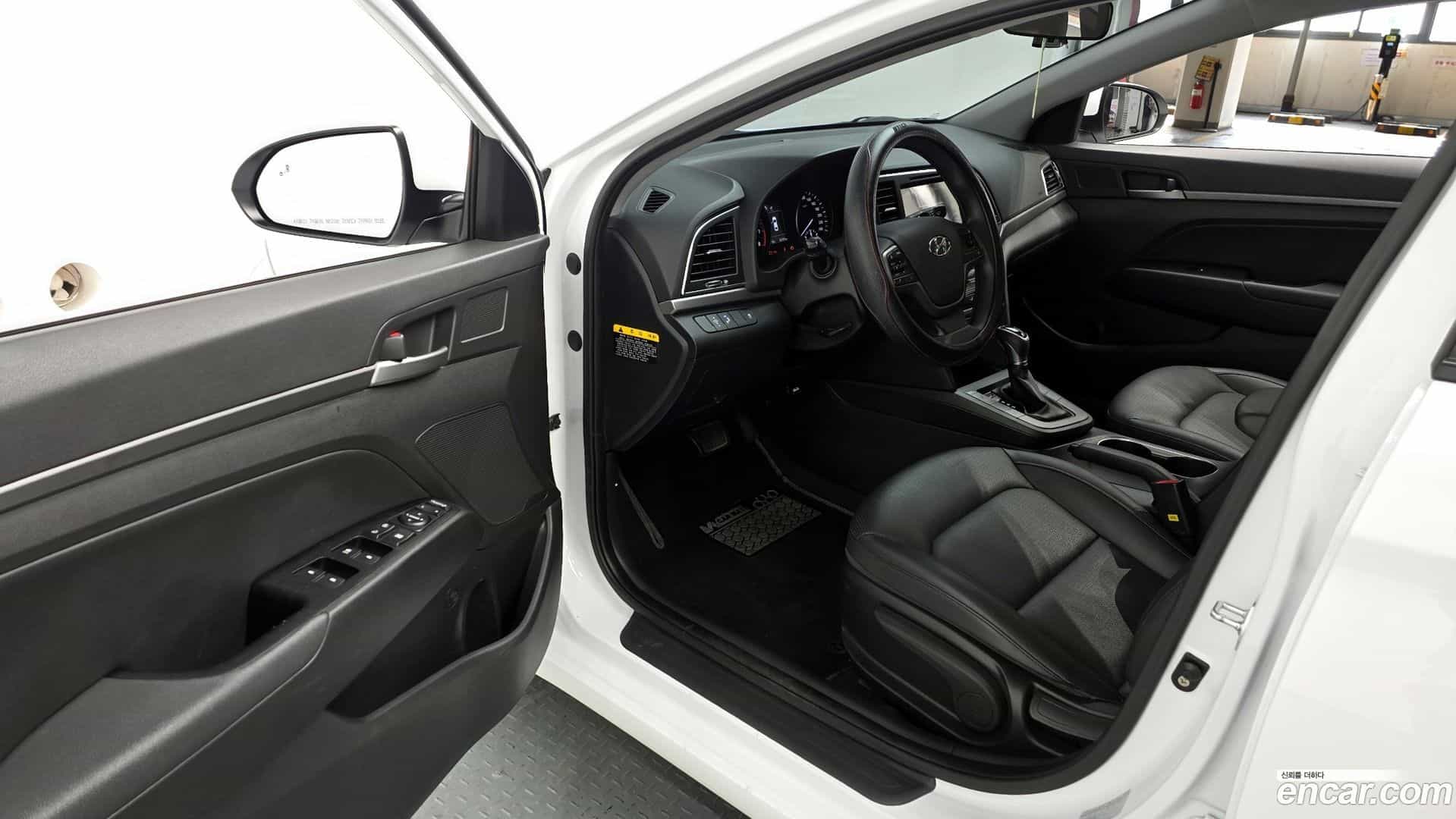 AVANTE Hyundai 2017.10-INNER-010