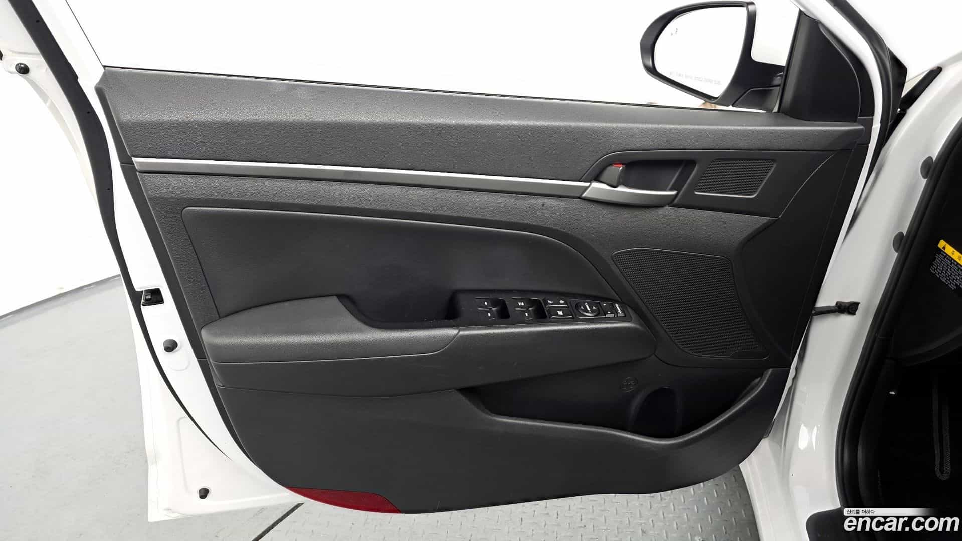 AVANTE Hyundai 2017.10-INNER-034