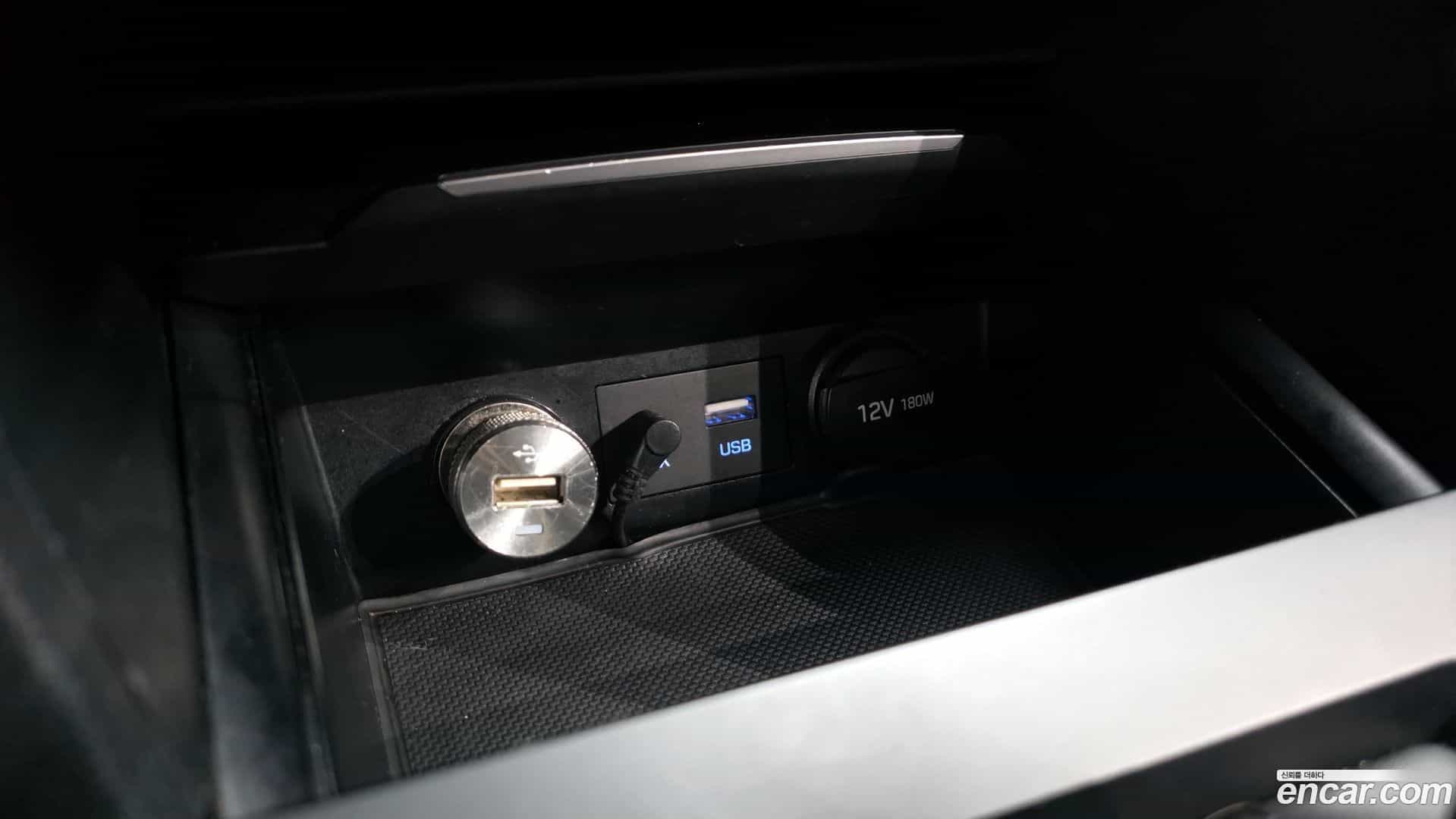 AVANTE Hyundai 2017.10-OPTION-041