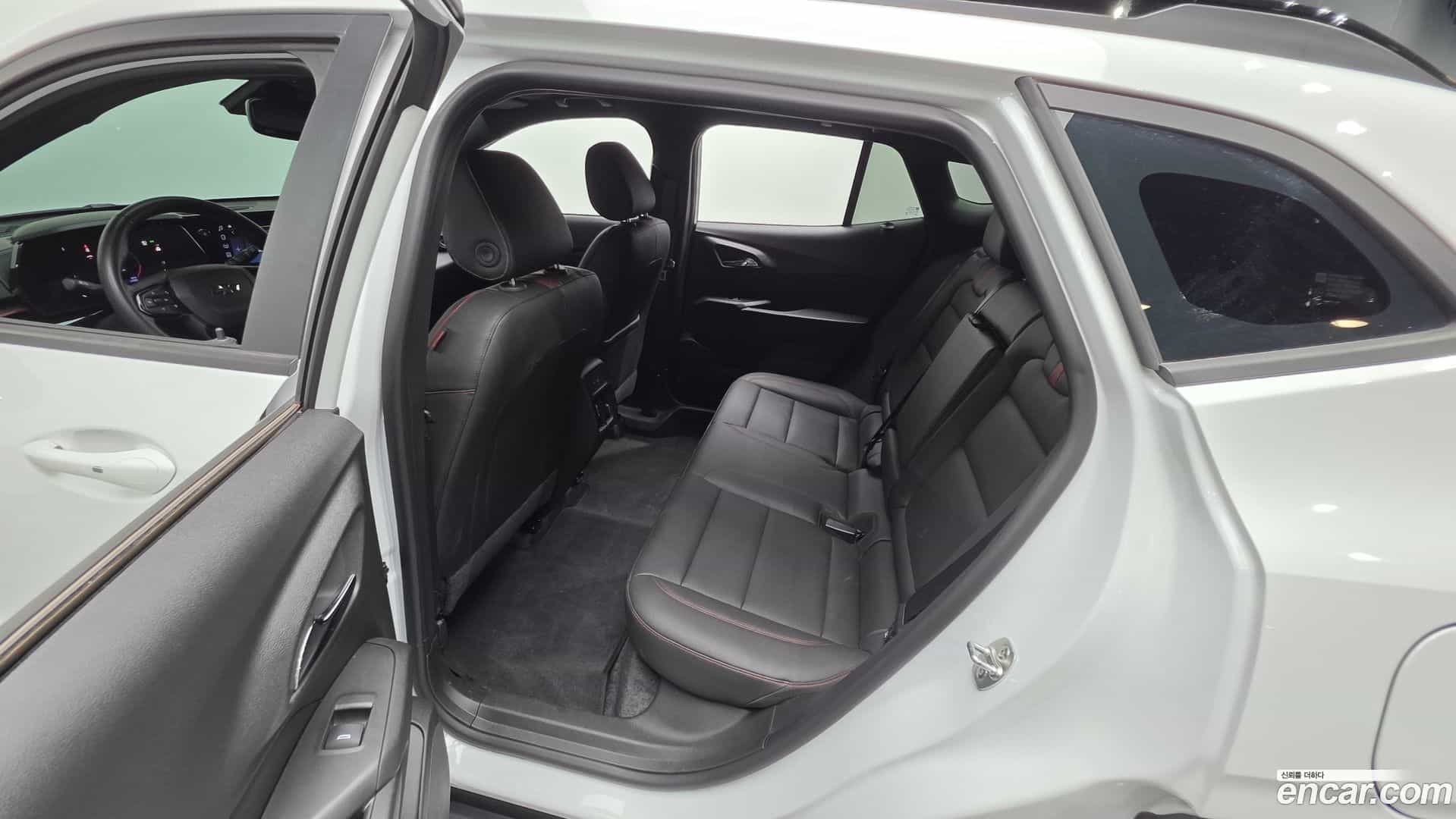 Trax Chevrolet 2023.8-INNER-036