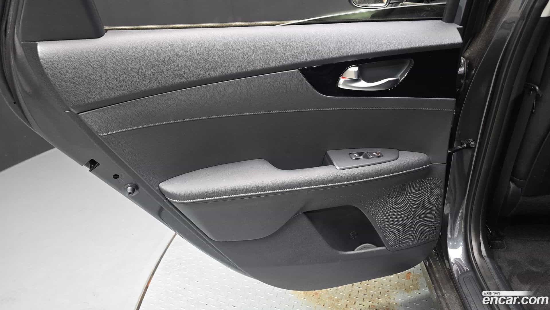 K3 Kia 2022.1-INNER-035