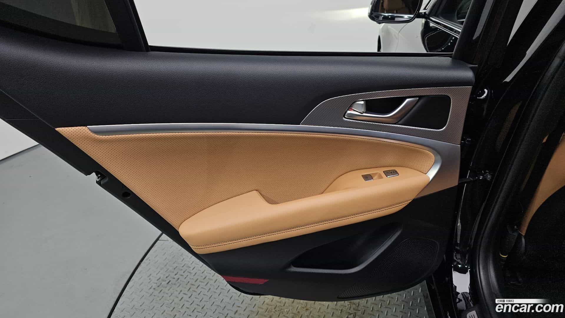 G70 Genesis 2022.1-INNER-035