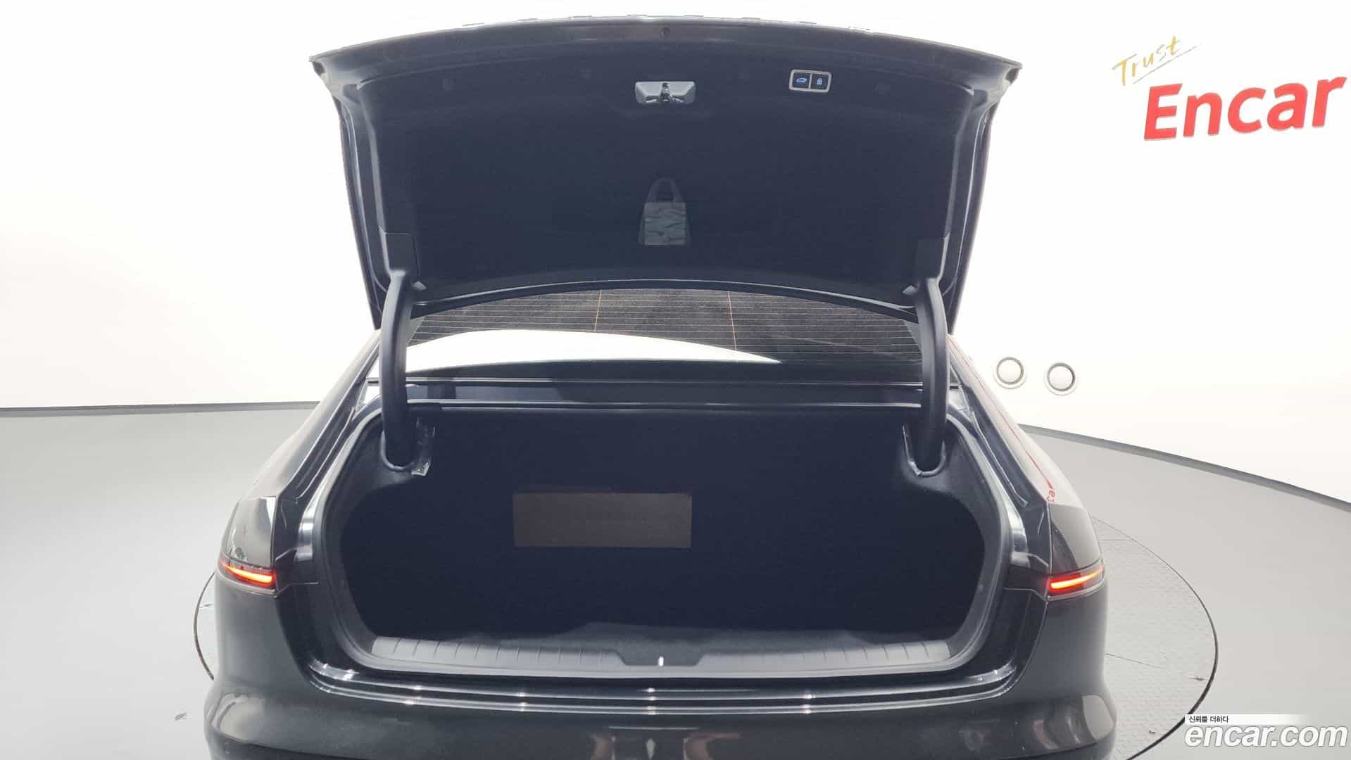 Grandeur Hyundai 2023.0-OPTION-023