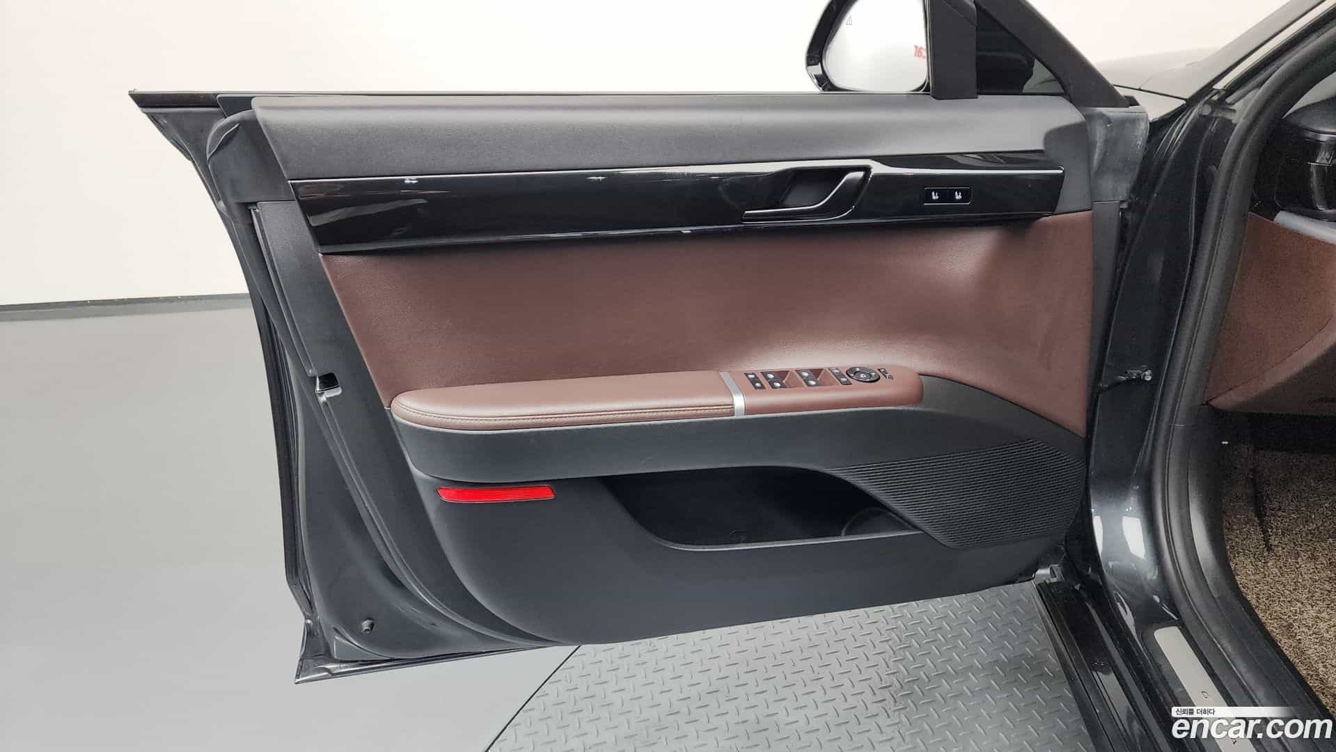 Grandeur Hyundai 2023.0-INNER-034