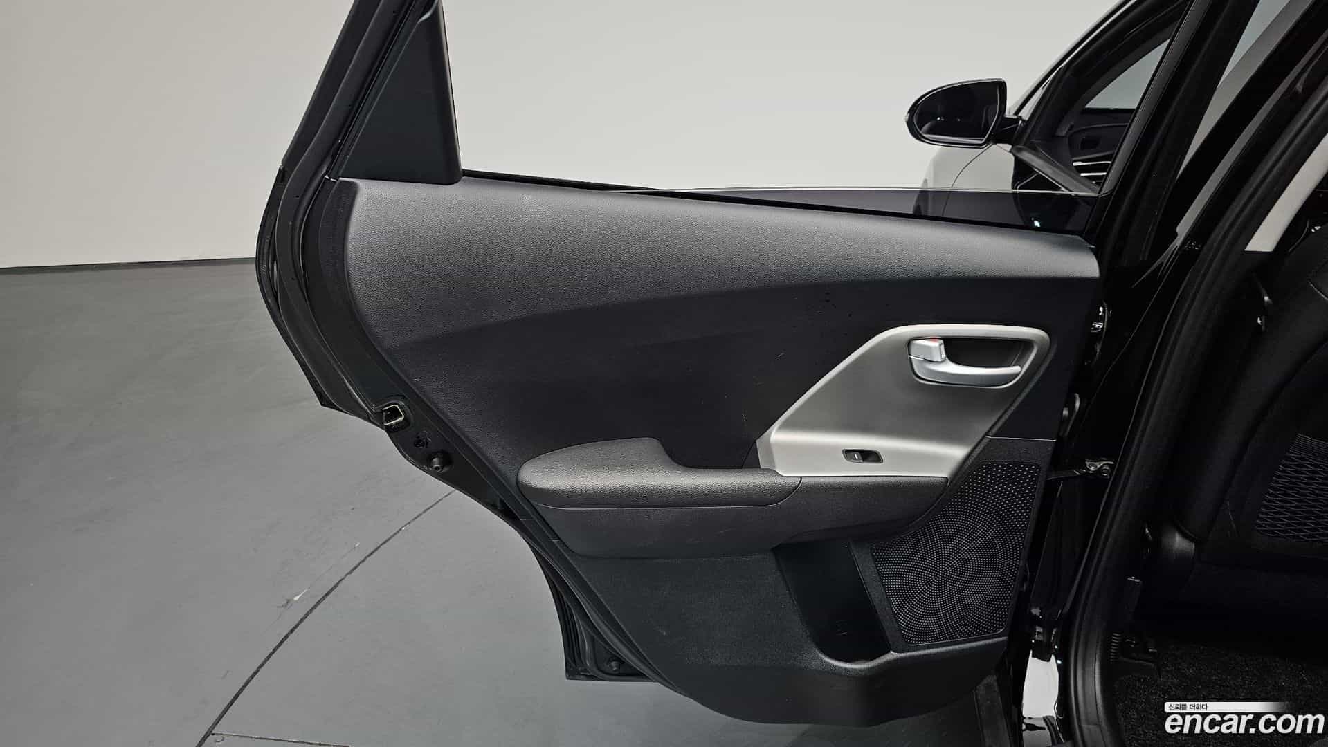 Niro Kia 2020.4-INNER-035