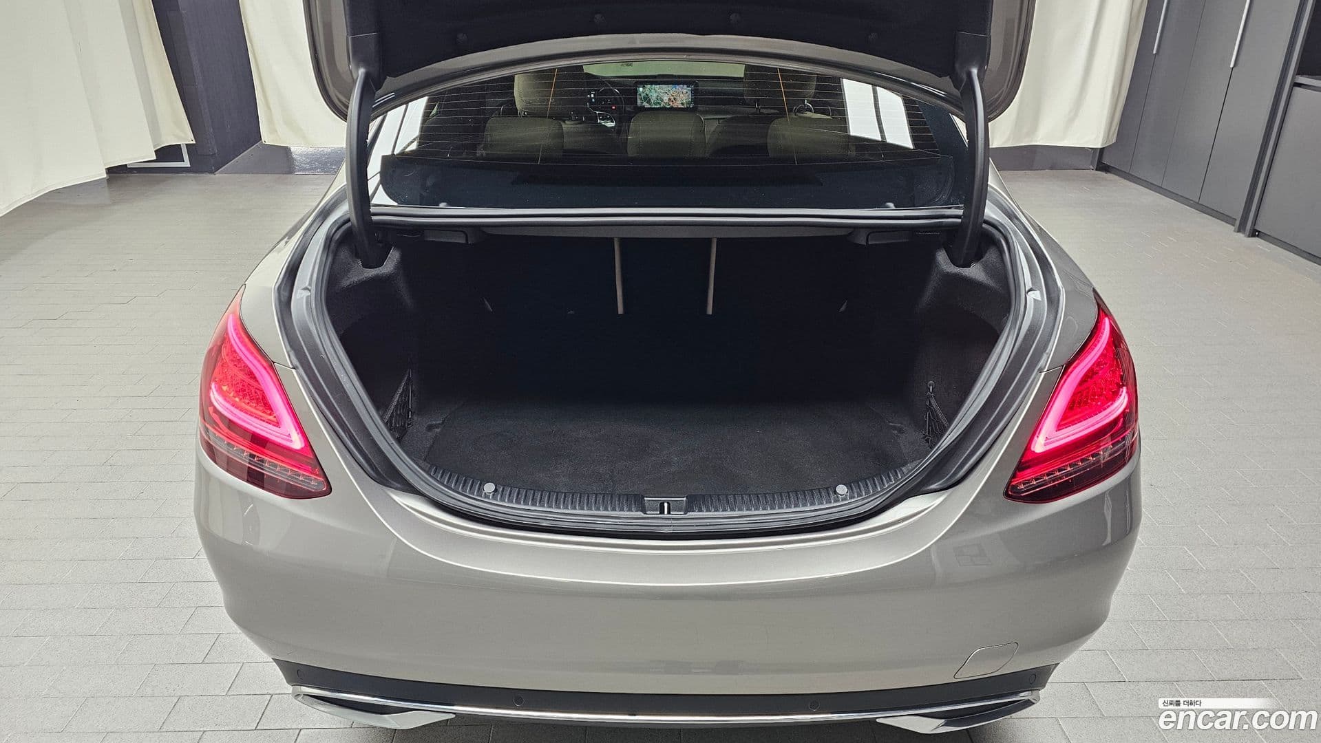 Main__Slider__Photo:C-Class Mercedes-Benz 2020.11-19