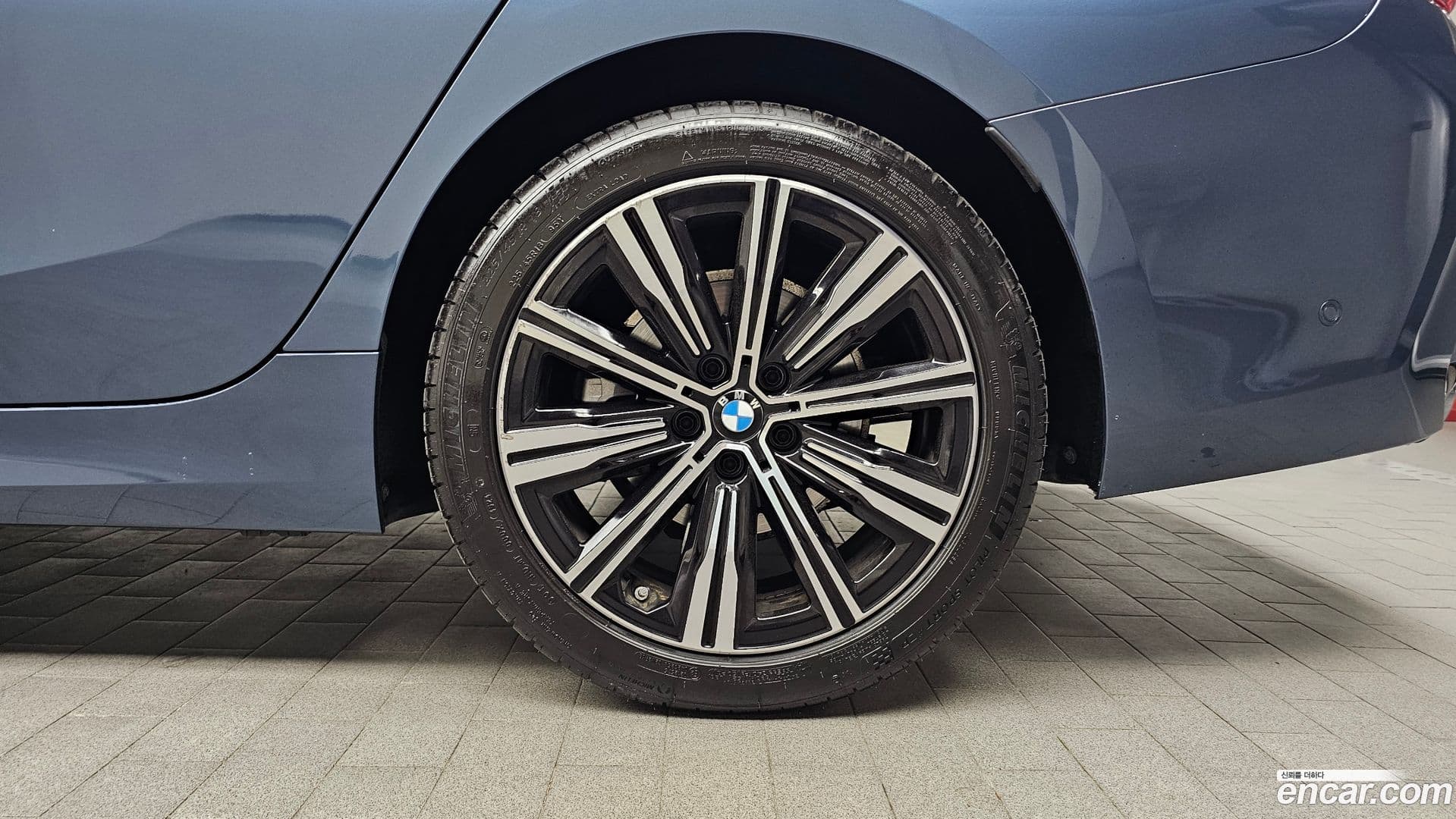 Main__Slider__Photo:3-Series BMW 2025.4-20