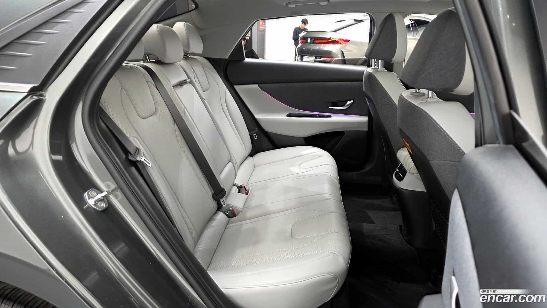 AVANTE Hyundai 2022.4-OPTION-015