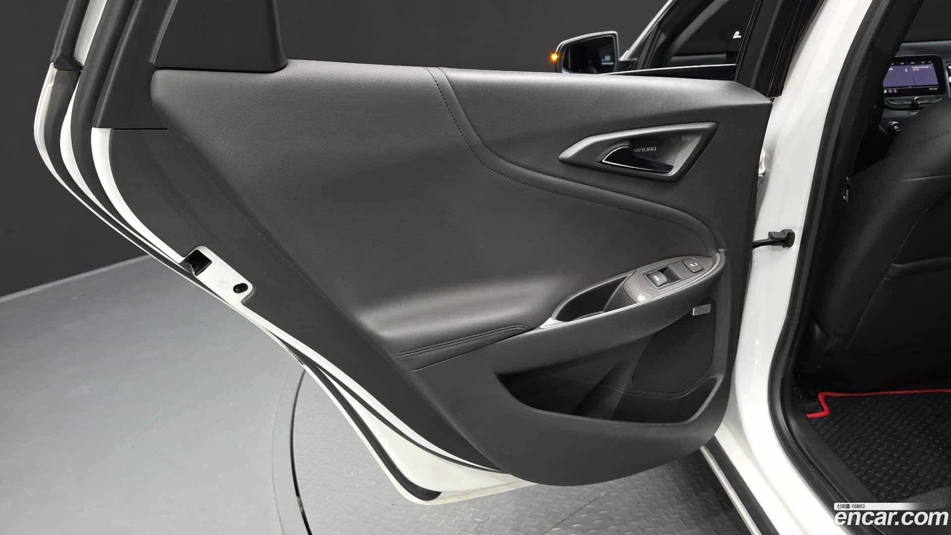 Malibu Chevrolet 2019.3-INNER-035