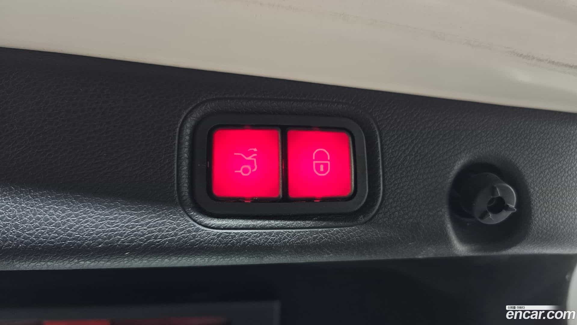 E-Class Mercedes-Benz 2016.9-OPTION-024