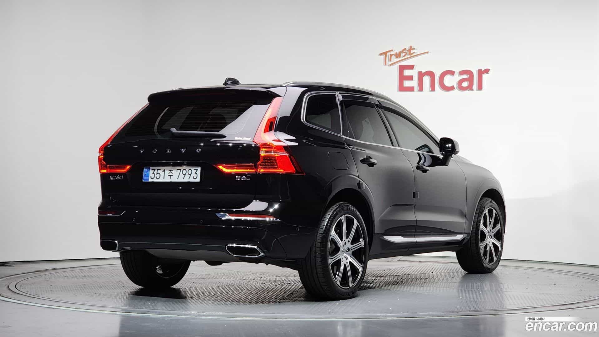 XC60 Volvo 2021.3-OUTER-002