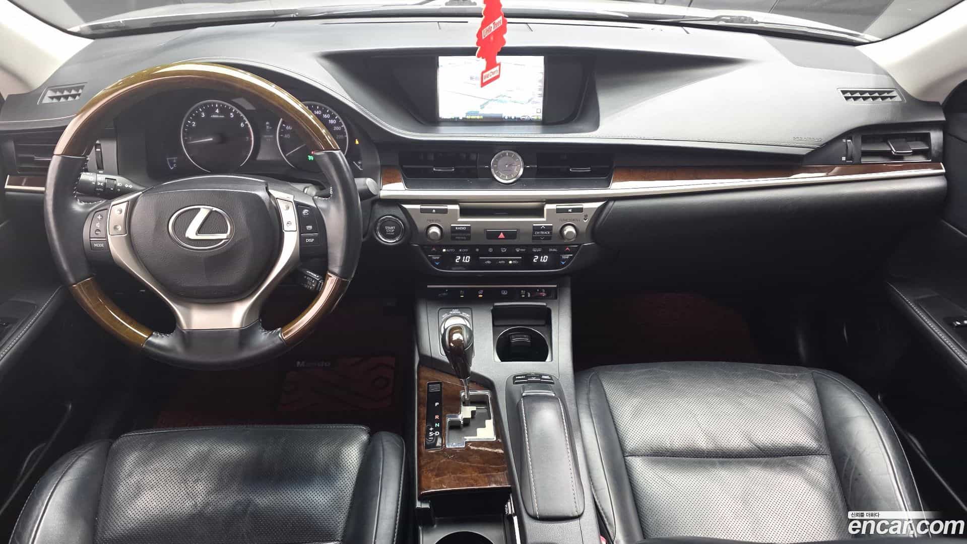 ES Lexus 2013.2-INNER-007