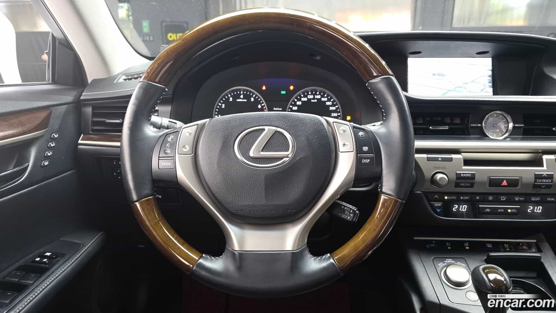 ES Lexus 2013.2-OPTION-017